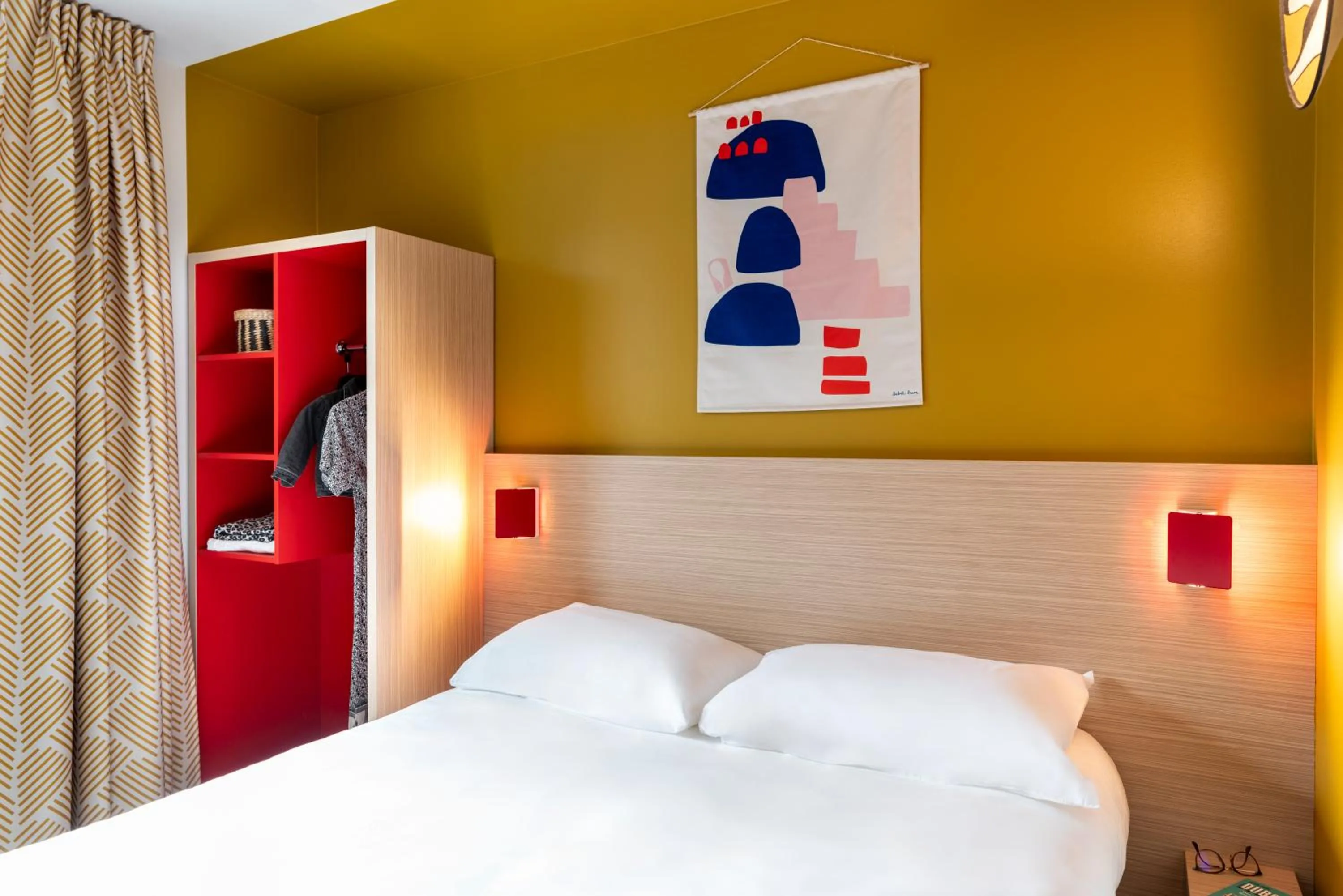 Photo of the whole room, Bed in ibis Styles Prévessin Genève Aéroport