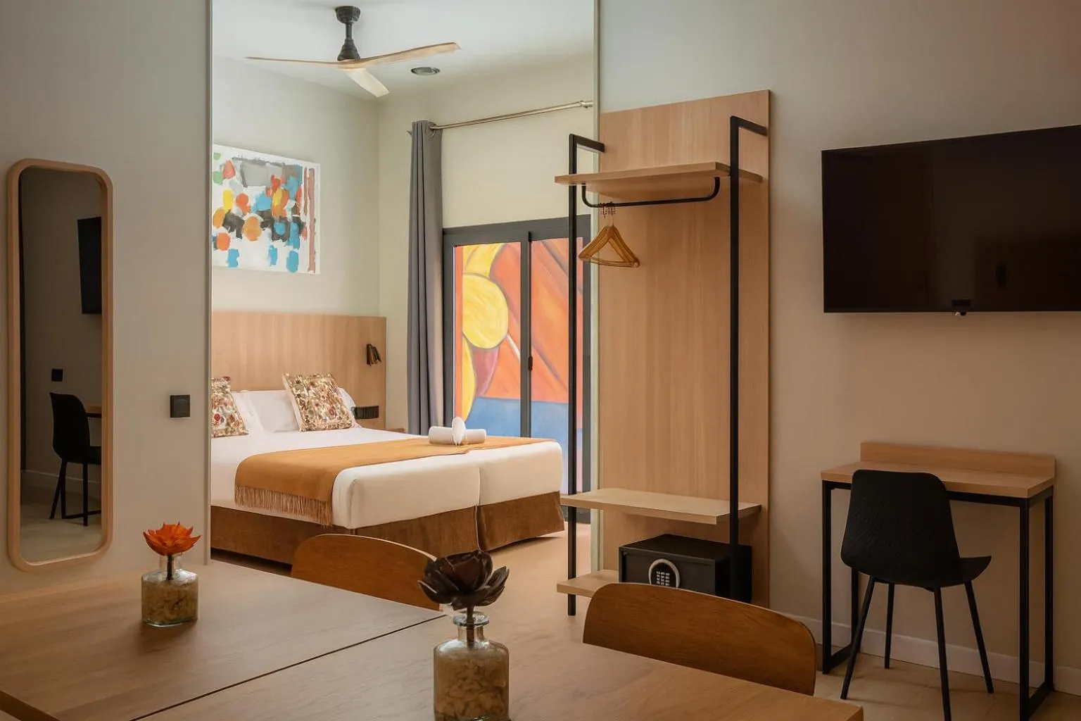 Bedroom, Bed in Aerohotel Barcelona Airport 24h