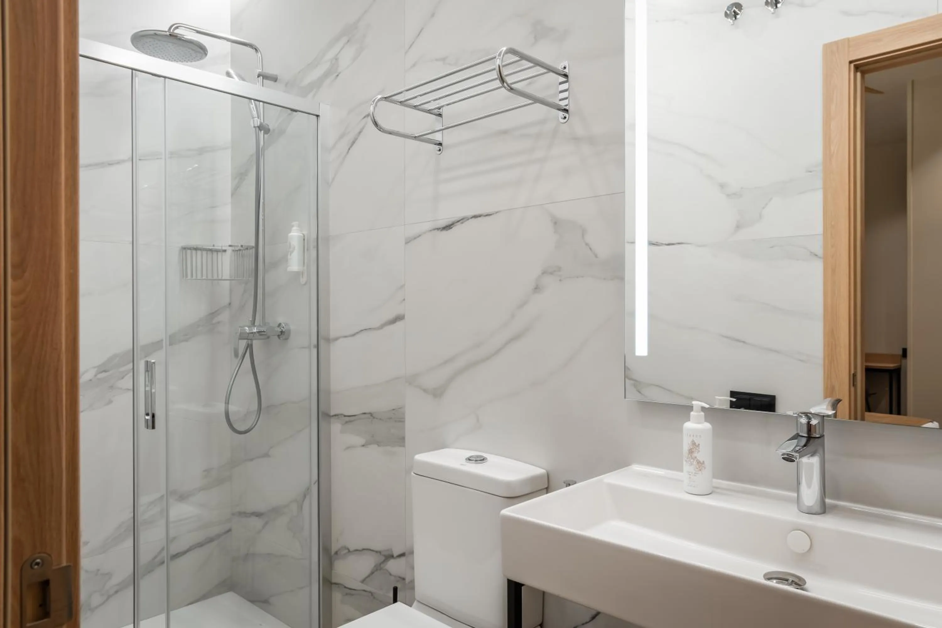 Shower in Aerohotel Barcelona Airport 24h