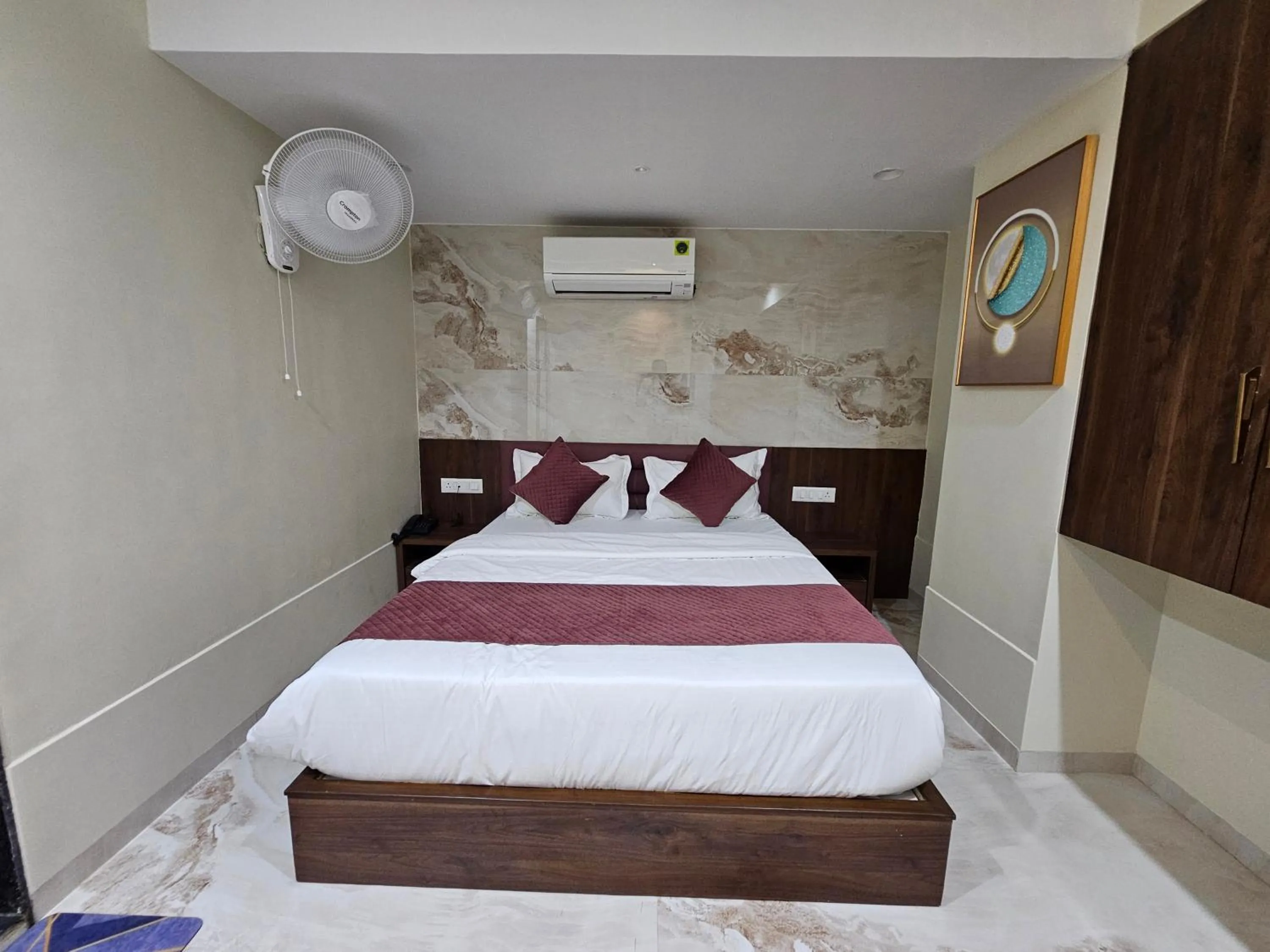 VIP, Bed in The Eiffel Hotel & Banquet