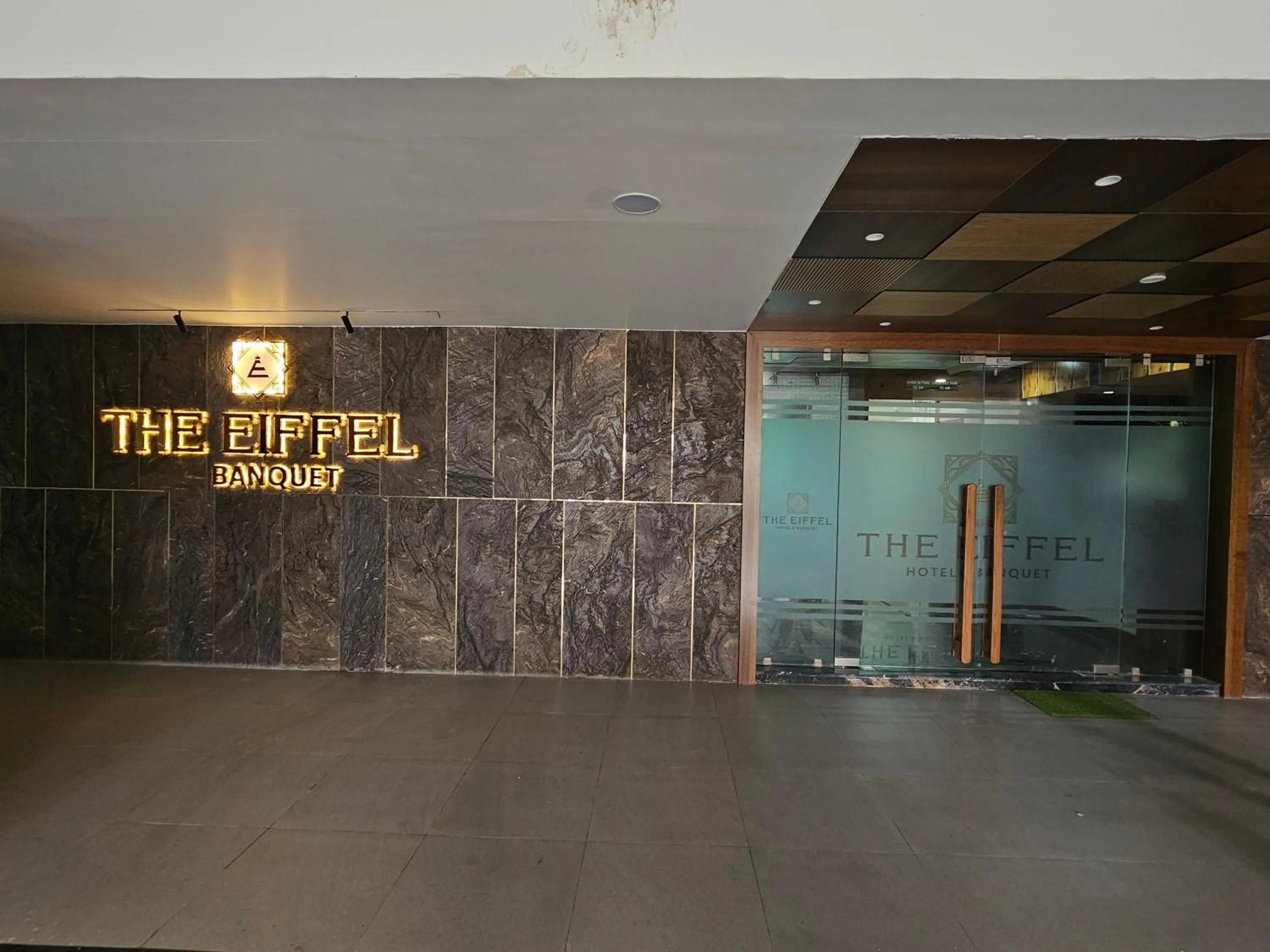 The Eiffel Hotel & Banquet