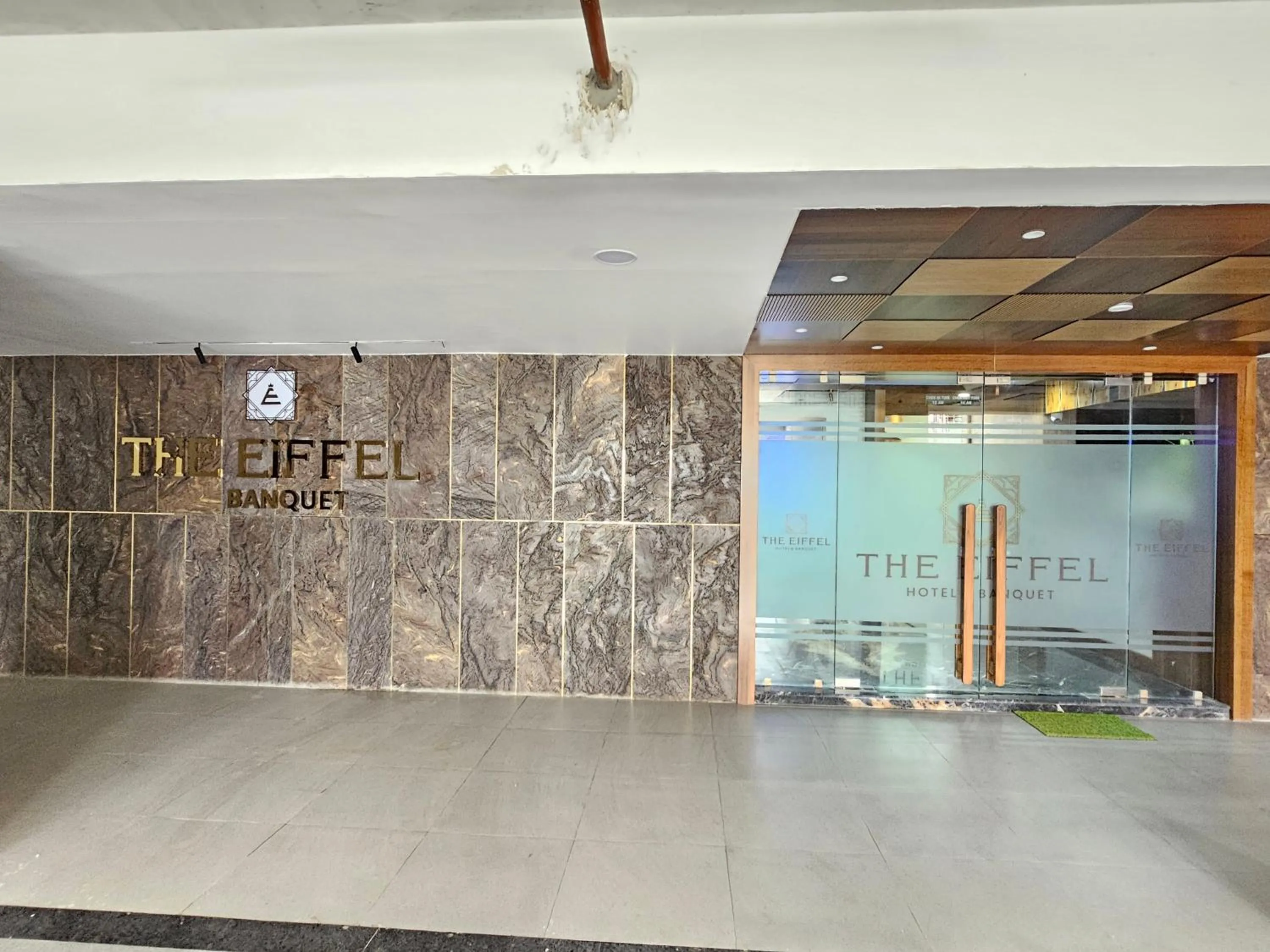 The Eiffel Hotel & Banquet