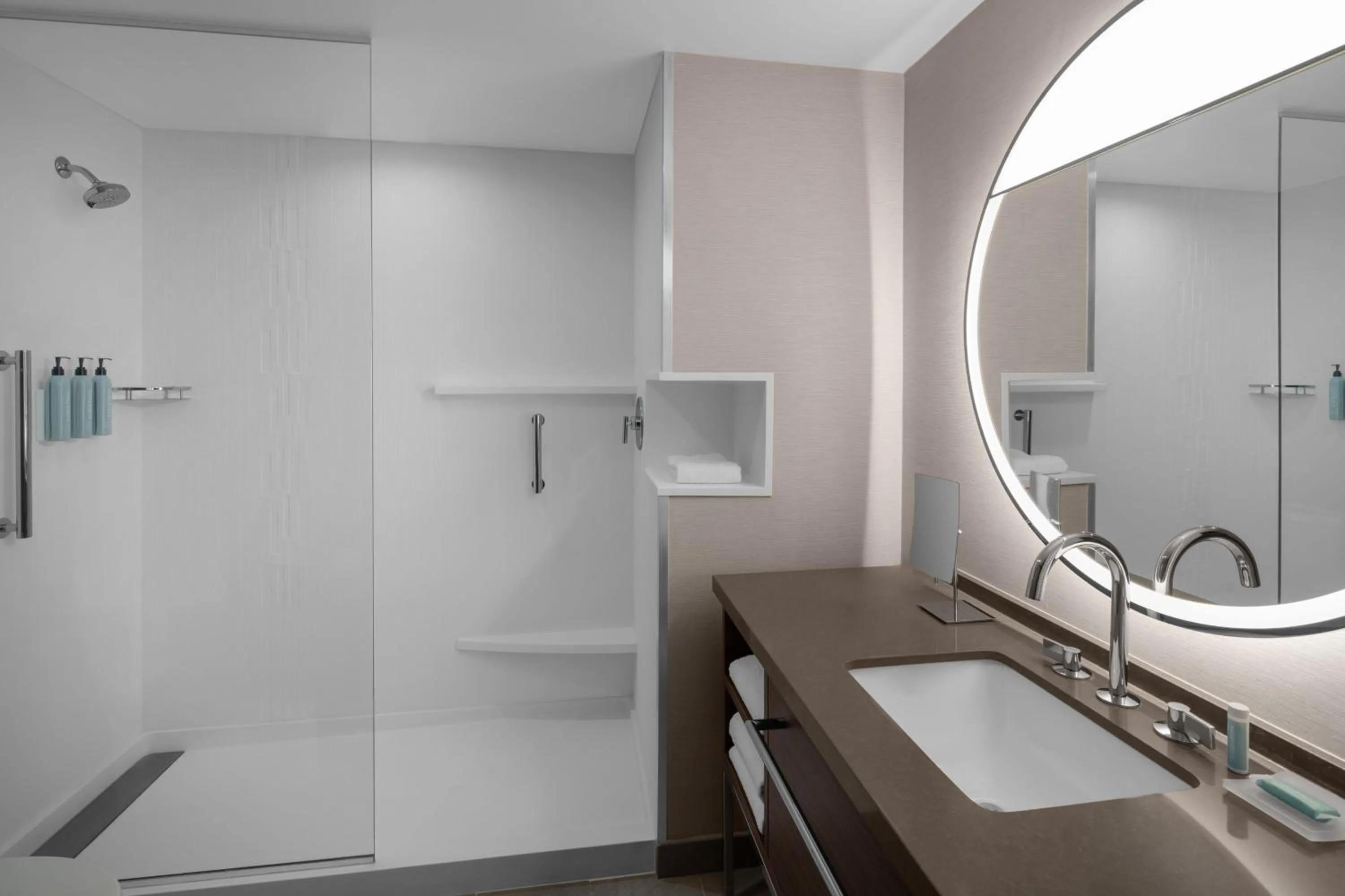 Bathroom in Courtyard by Marriott Reno Sparks