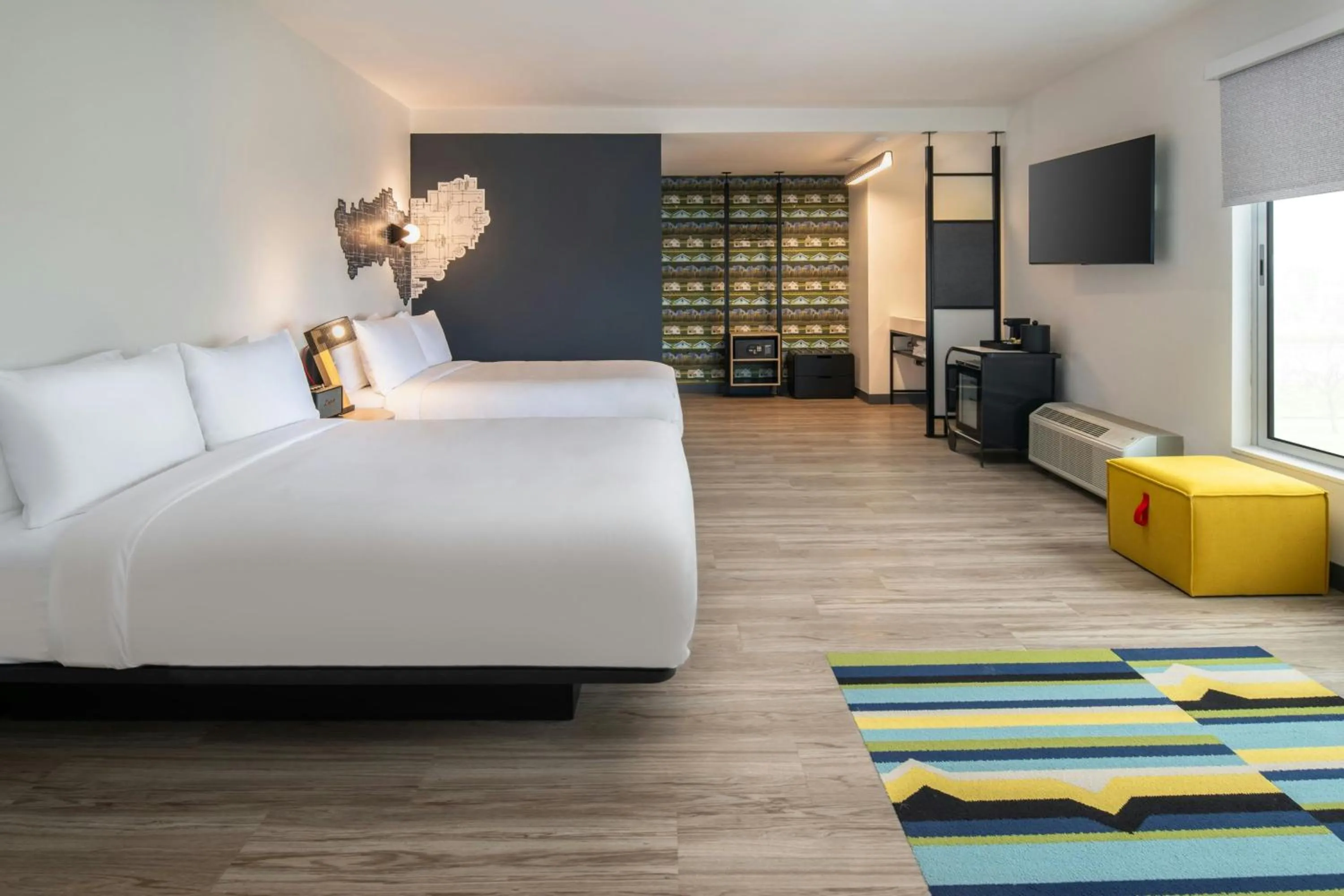 Photo of the whole room, Bed in Aloft Sacramento Airport Natomas