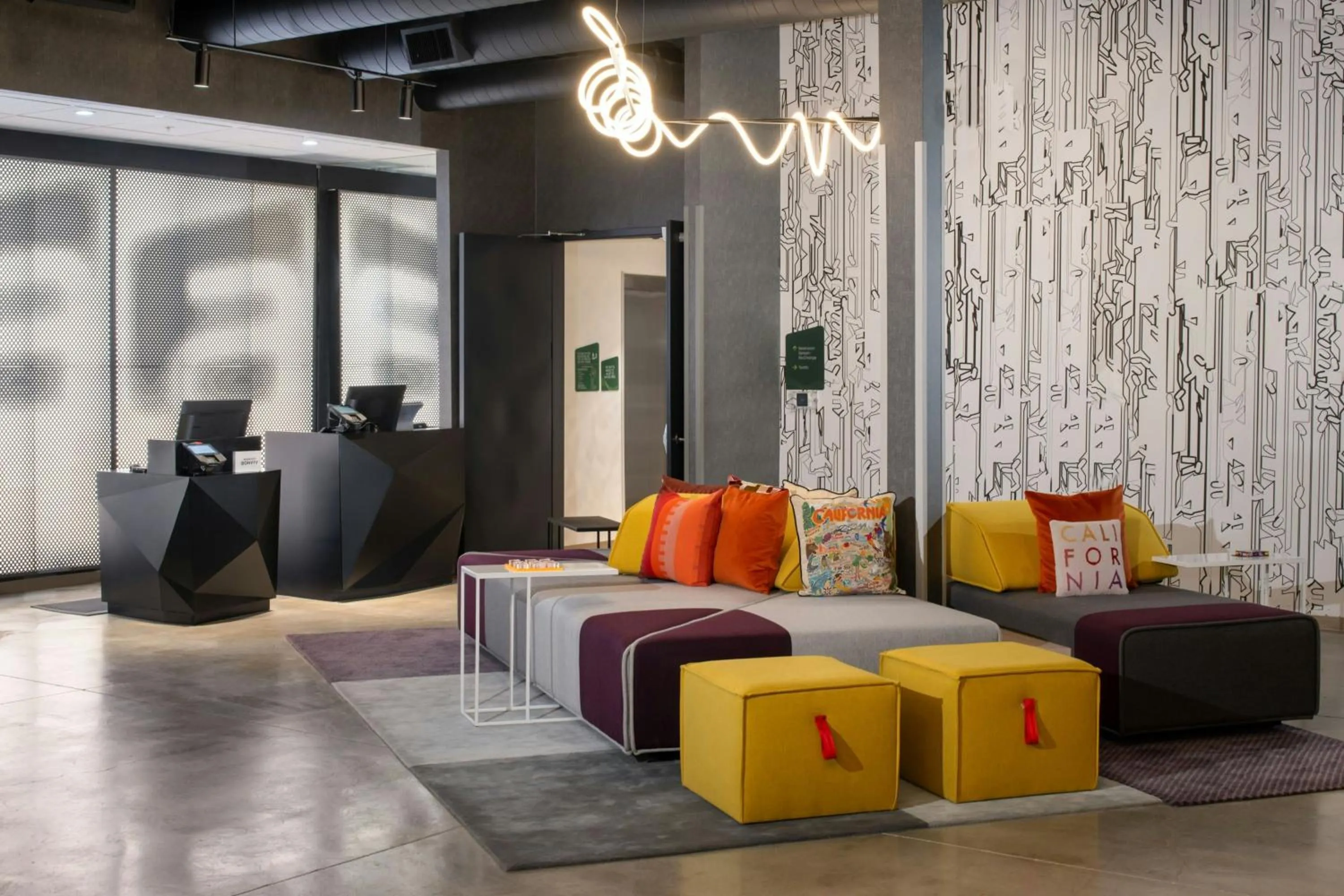 Lobby or reception in Aloft Sacramento Airport Natomas
