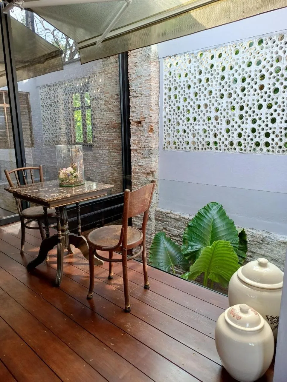 Seating area in KLUENNGAM Cafe & Stay