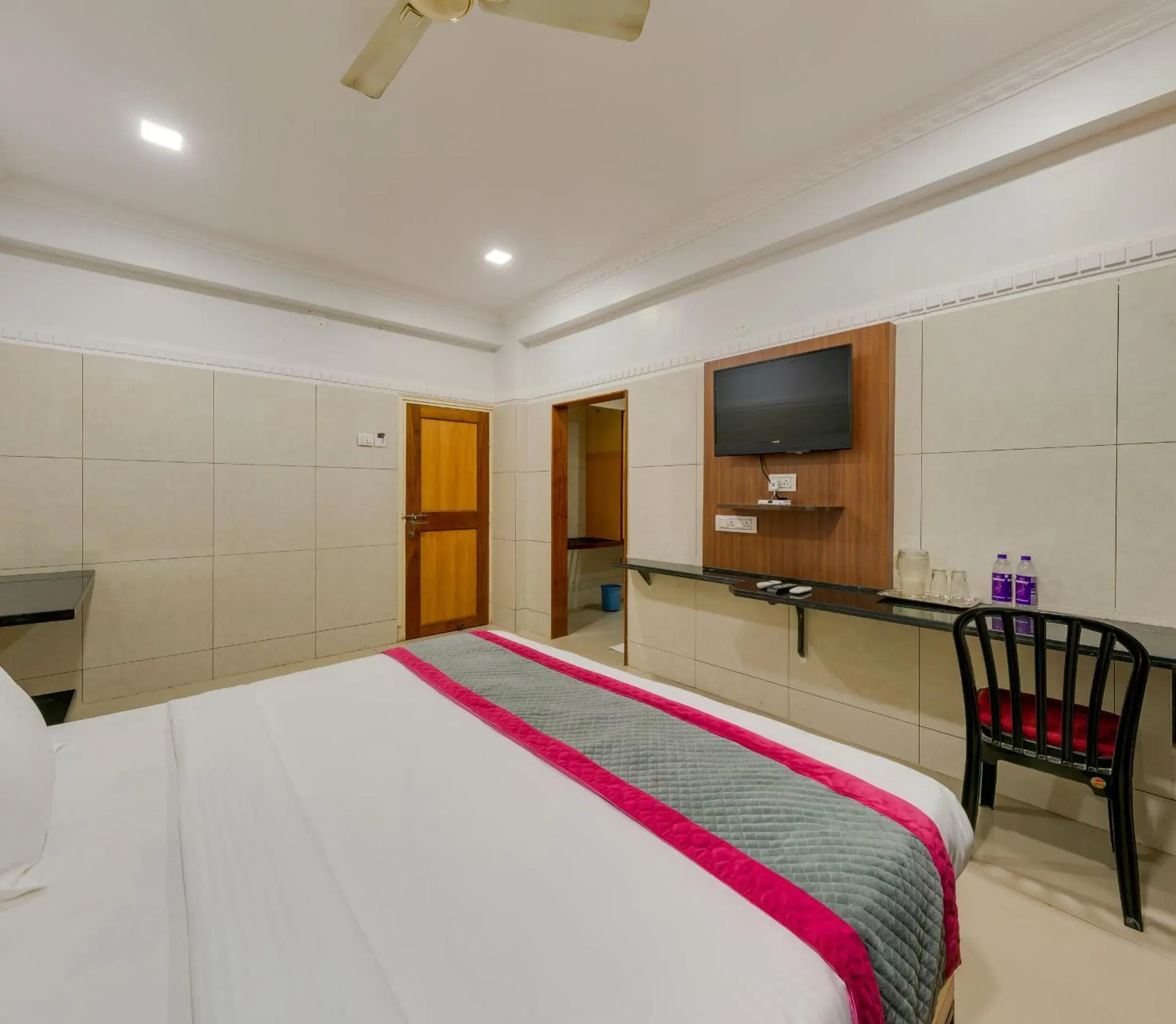 Bedroom, Bed in Hotel Vihar Deluxe Bedroom, Bed in Hotel Vihar Deluxe