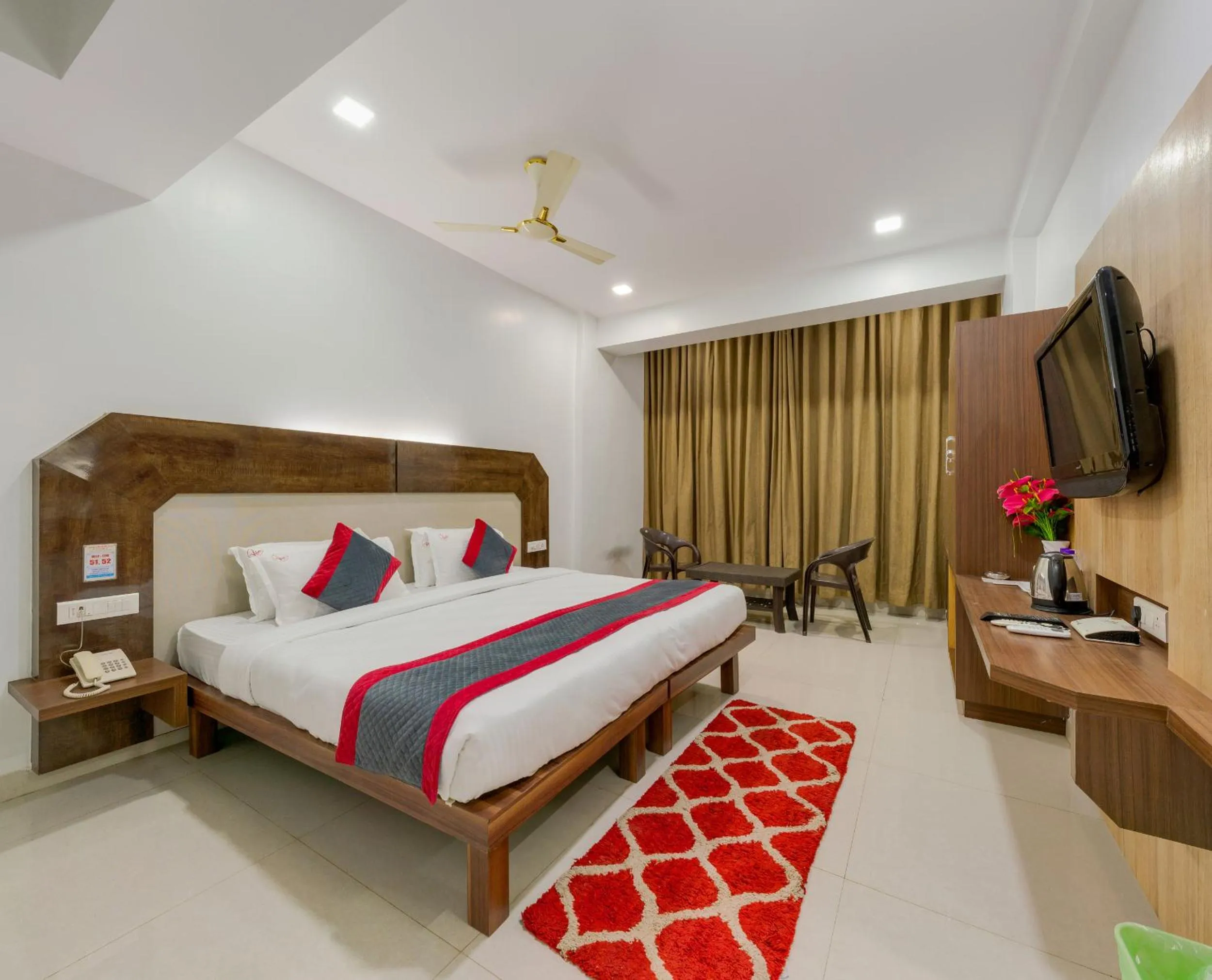 Bed in Hotel Vihar Deluxe