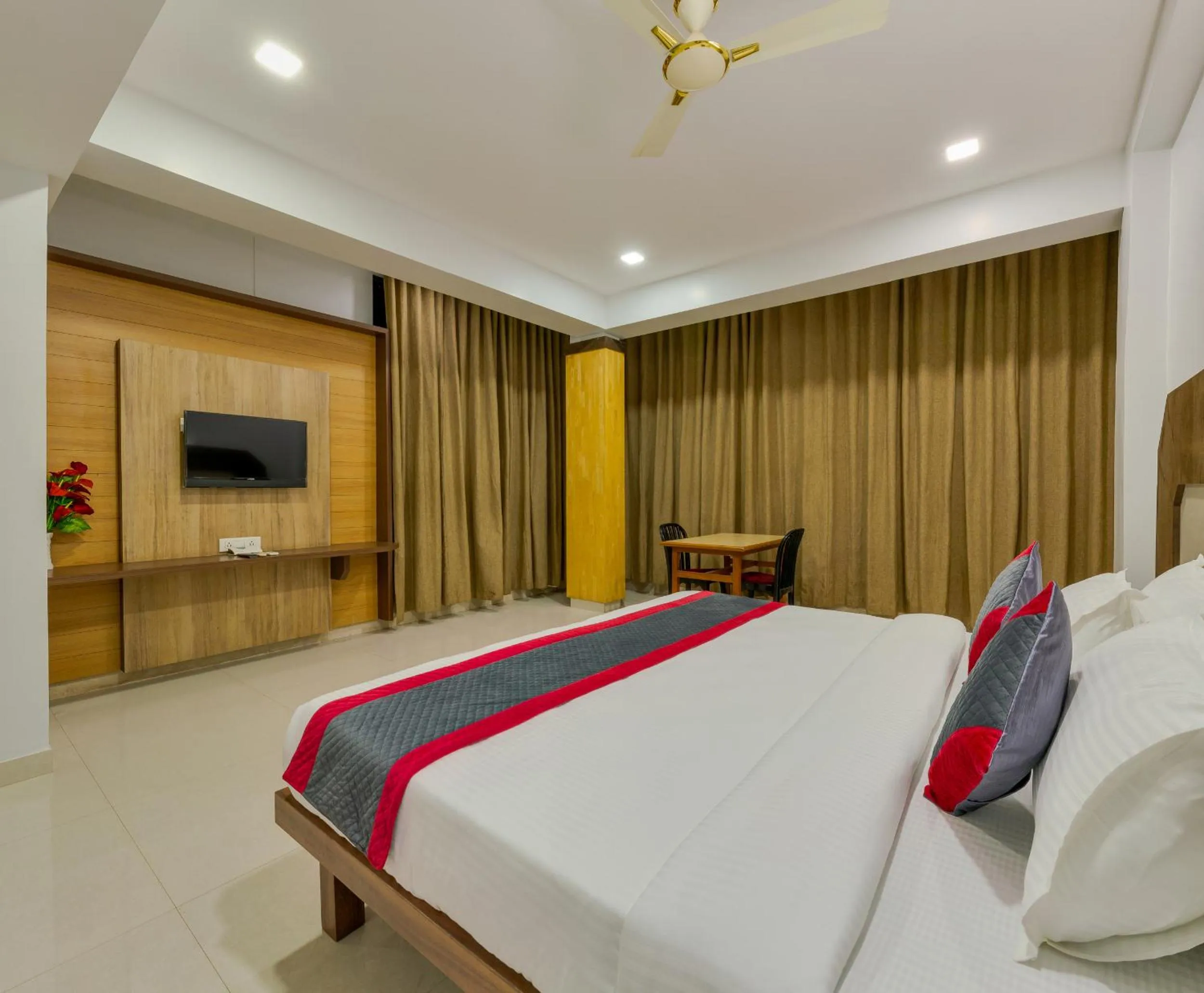 Bed in Hotel Vihar Deluxe