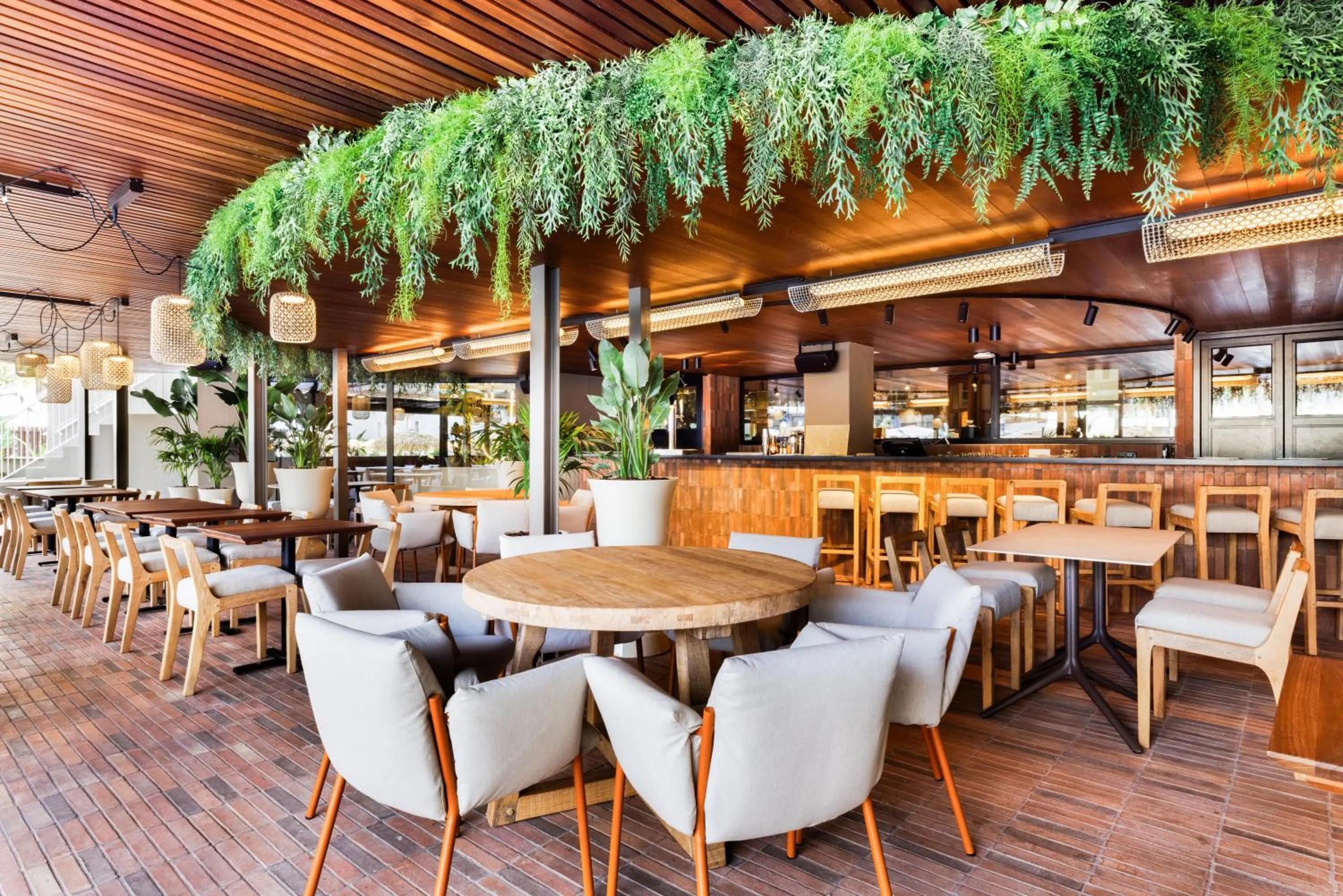 Restaurant/places to eat in Hotel Aubamar Bali