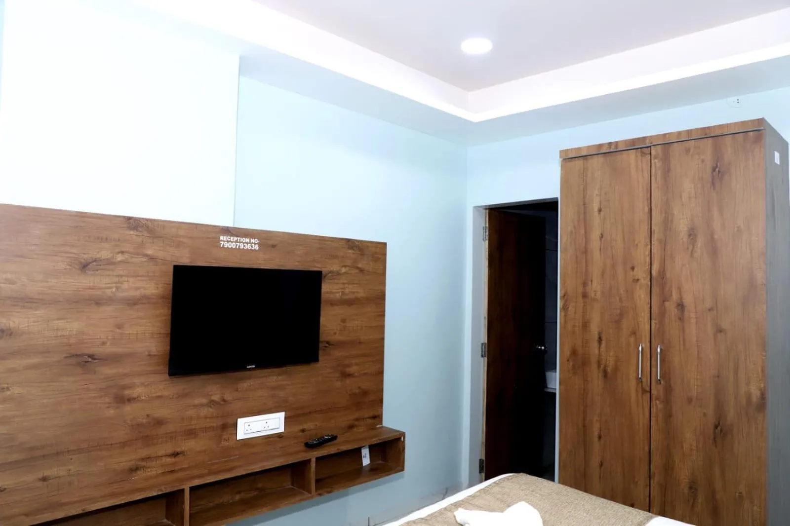 TV and multimedia in Twarita Executive Lodge