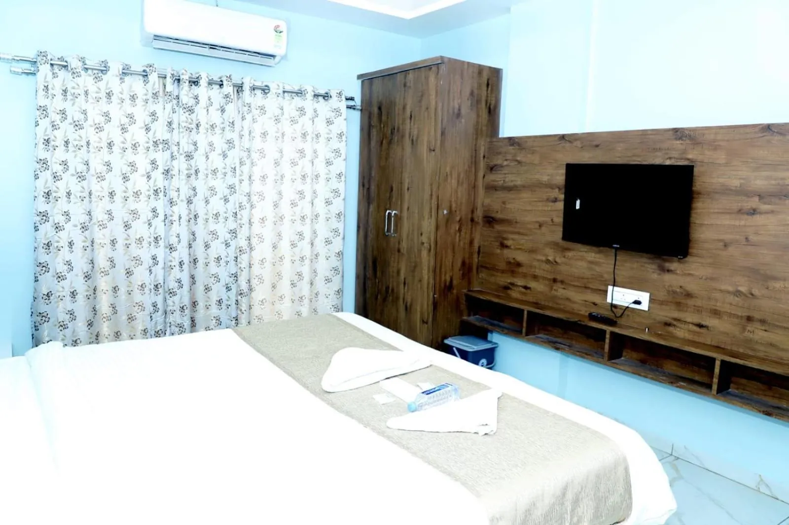 Bed in Twarita Executive Lodge