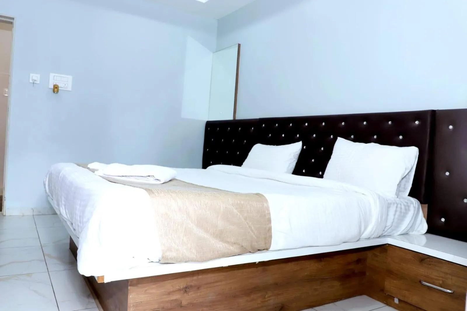 Bed in Twarita Executive Lodge