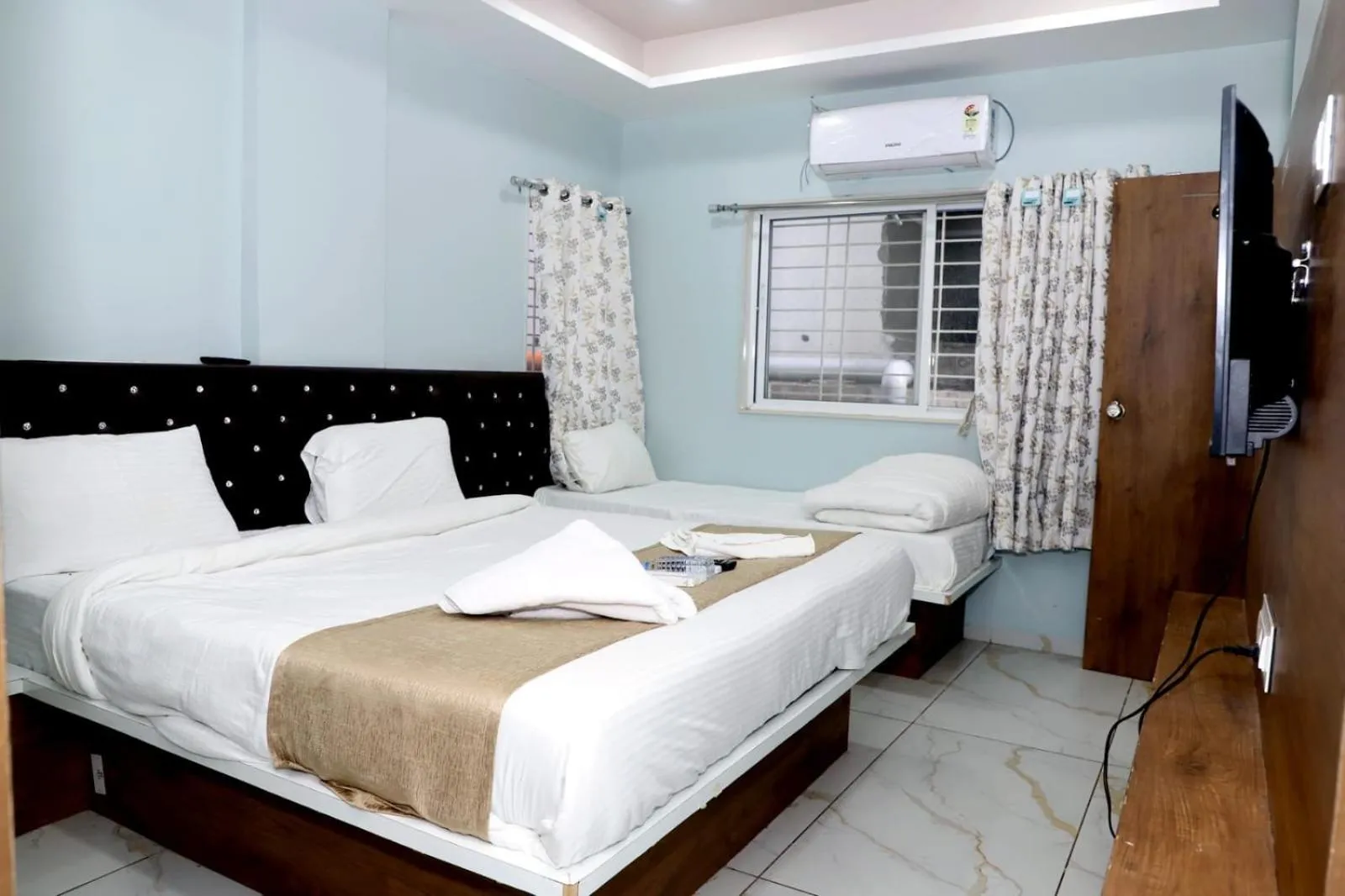 Bed in Twarita Executive Lodge