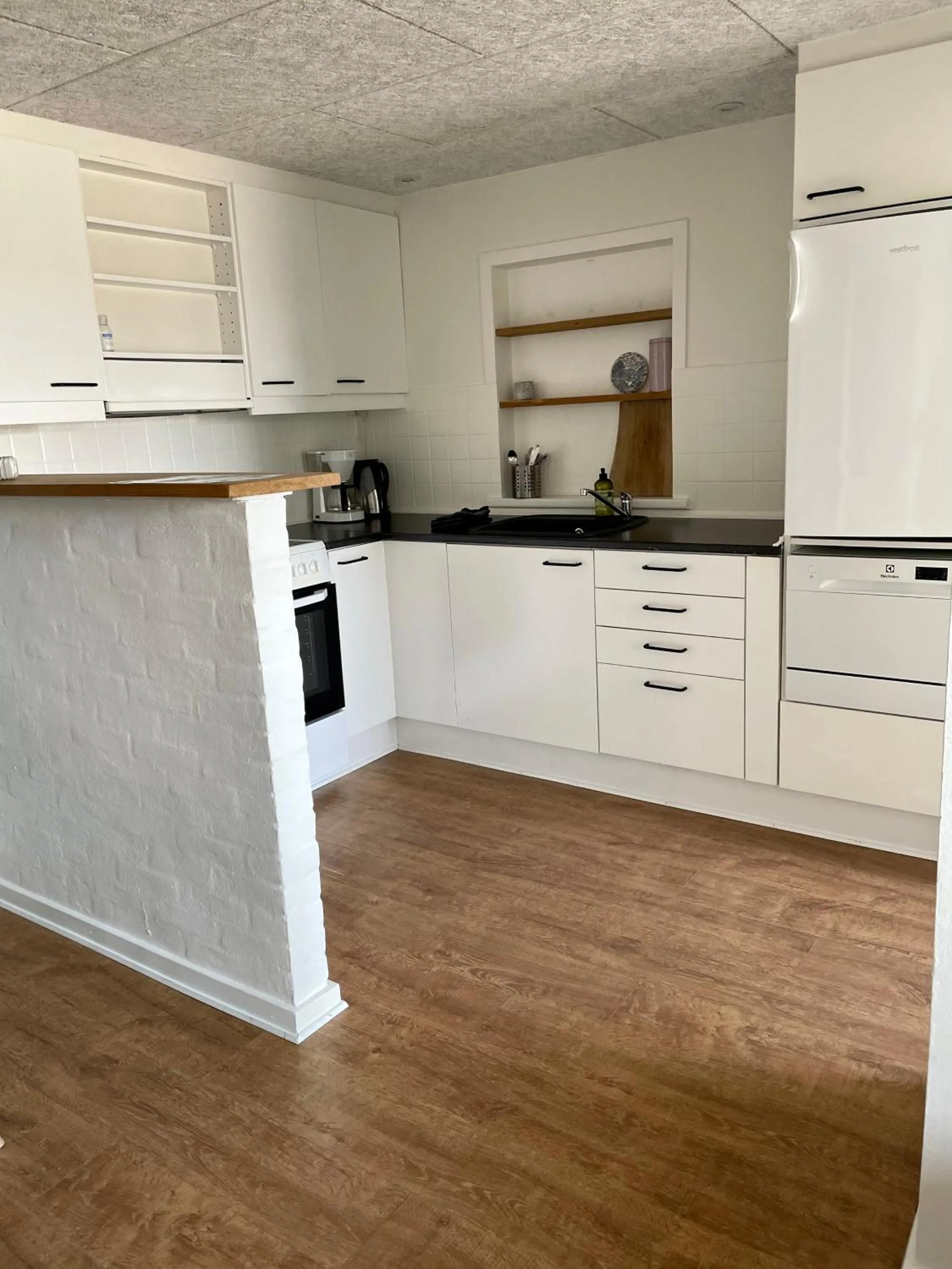 Kitchen or kitchenette in Surfers Paradise Apartments