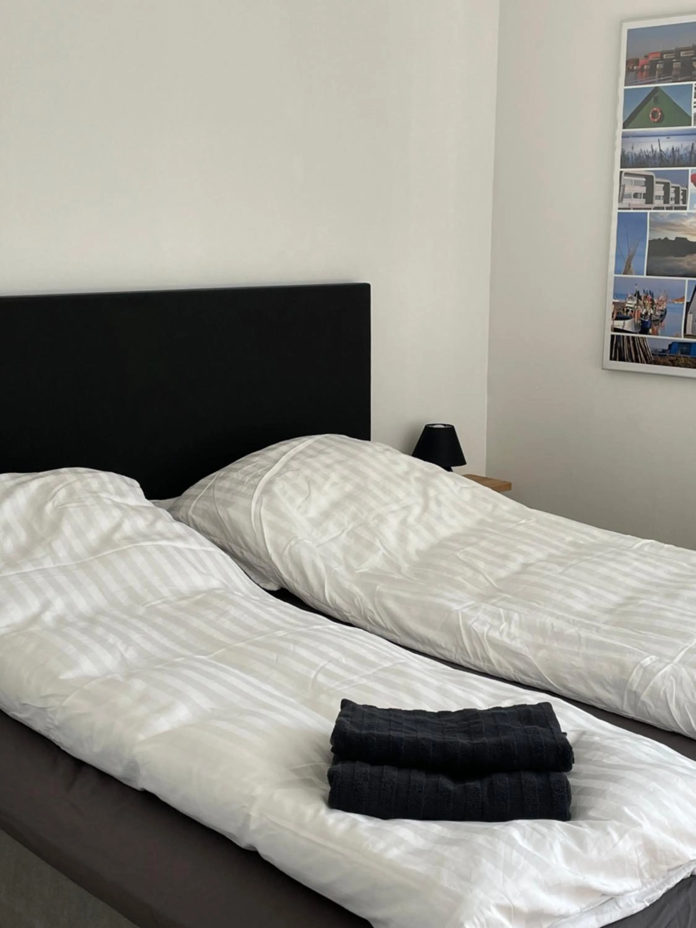 Bedroom, Bed in Surfers Paradise Apartments