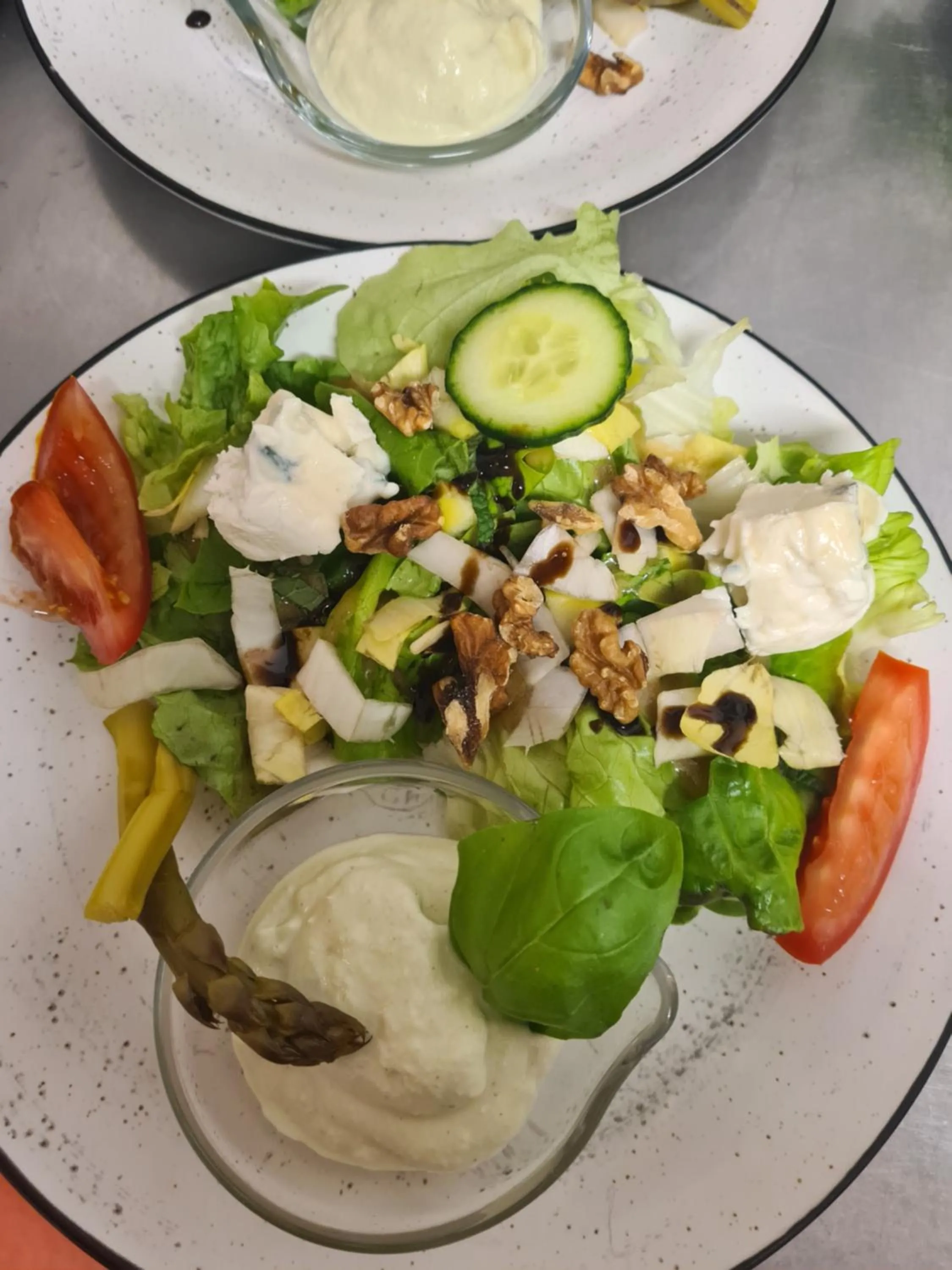 Food and drinks in Hotel Saint julien aux bois