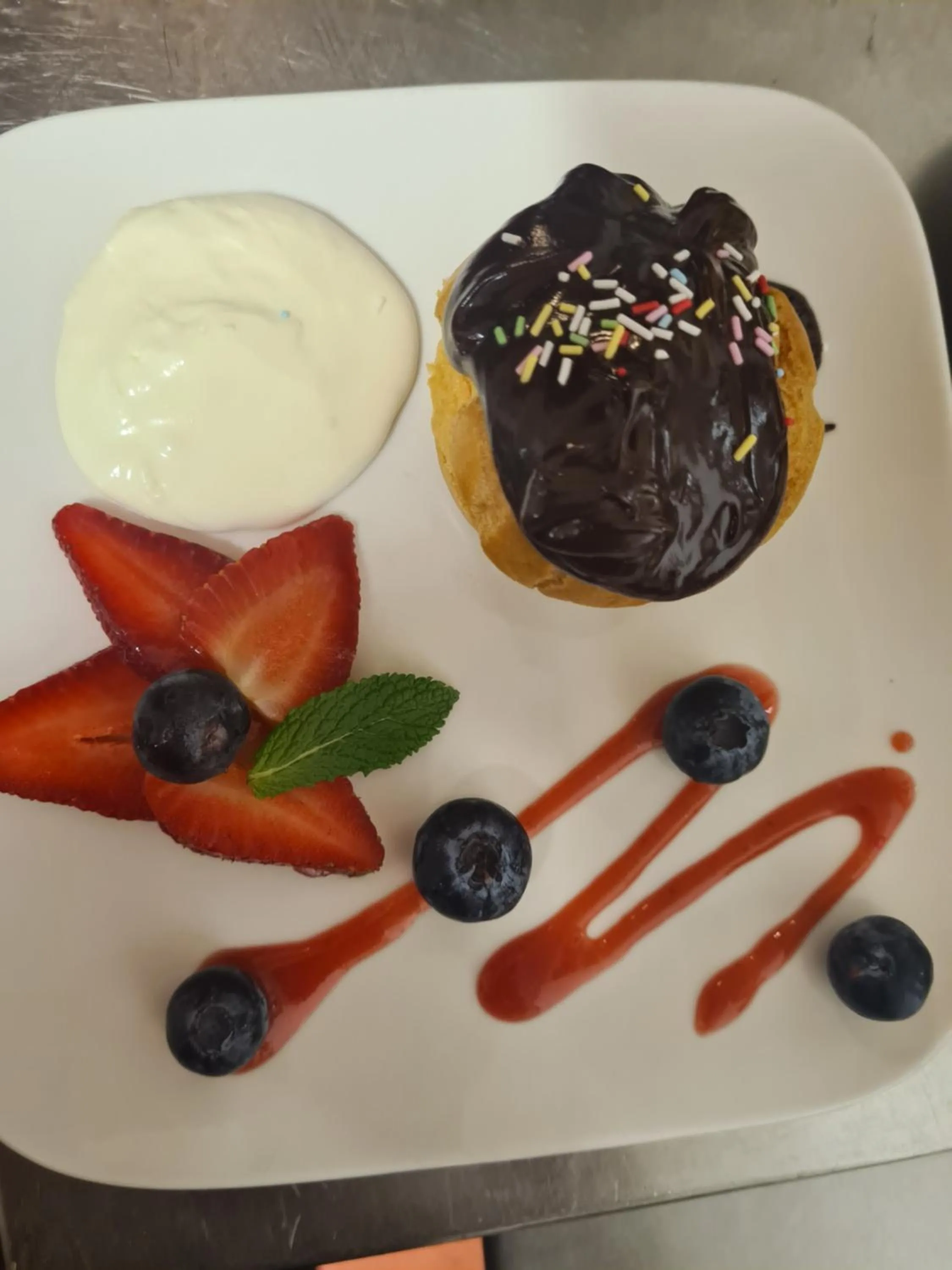 Food and drinks in Hotel Saint julien aux bois