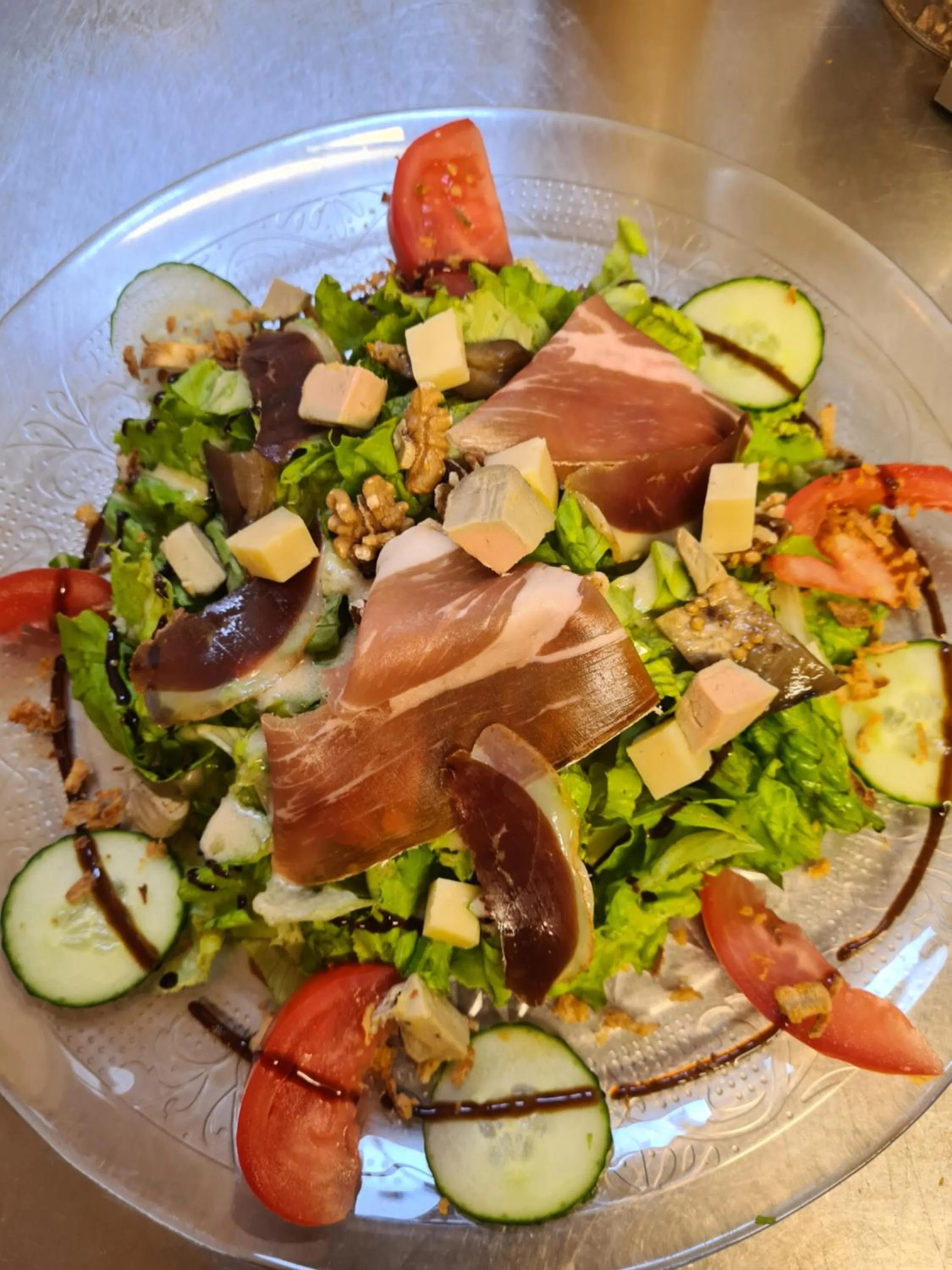 Food and drinks in Hotel Saint julien aux bois