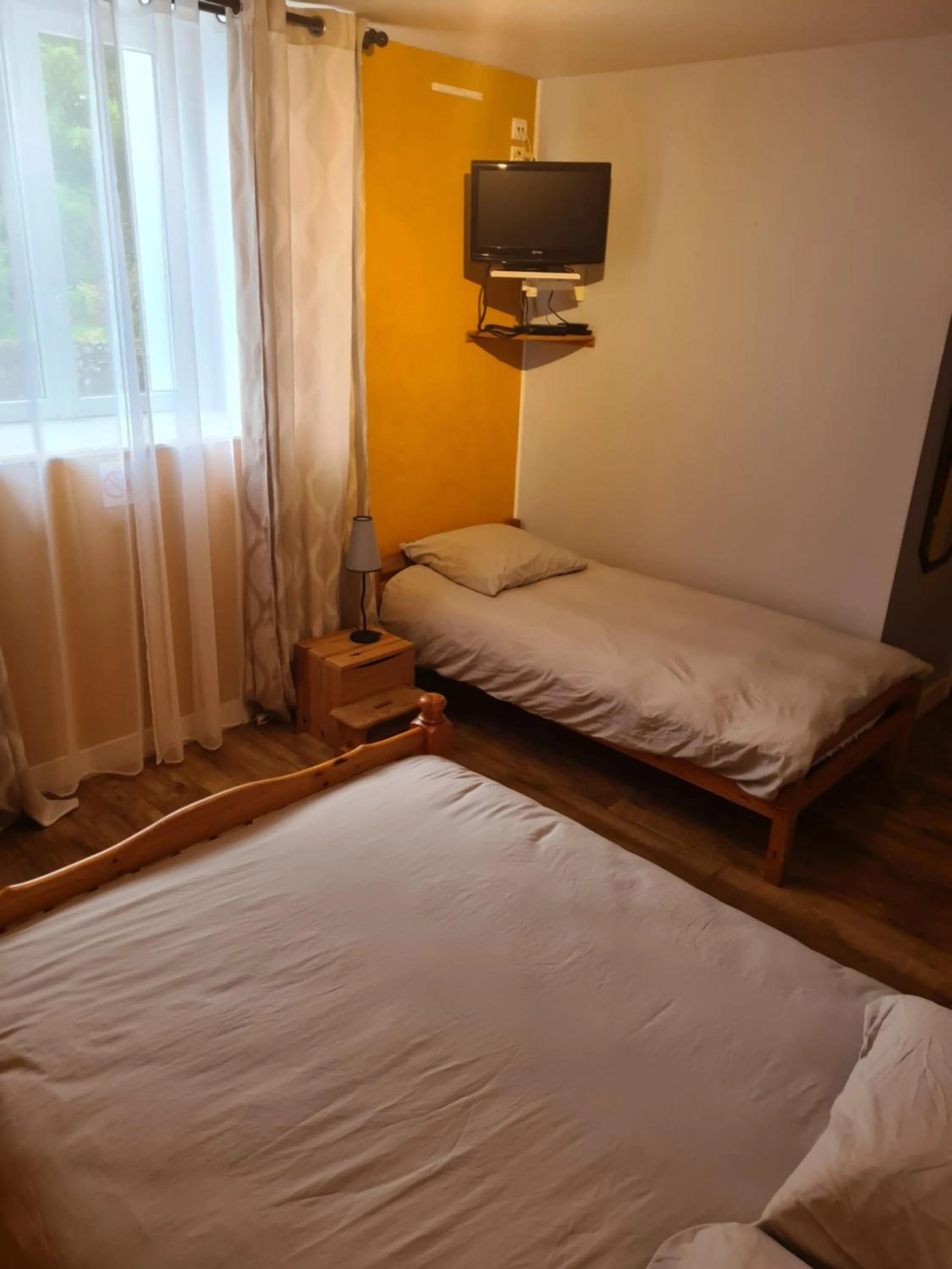 Bed in Hotel Saint julien aux bois