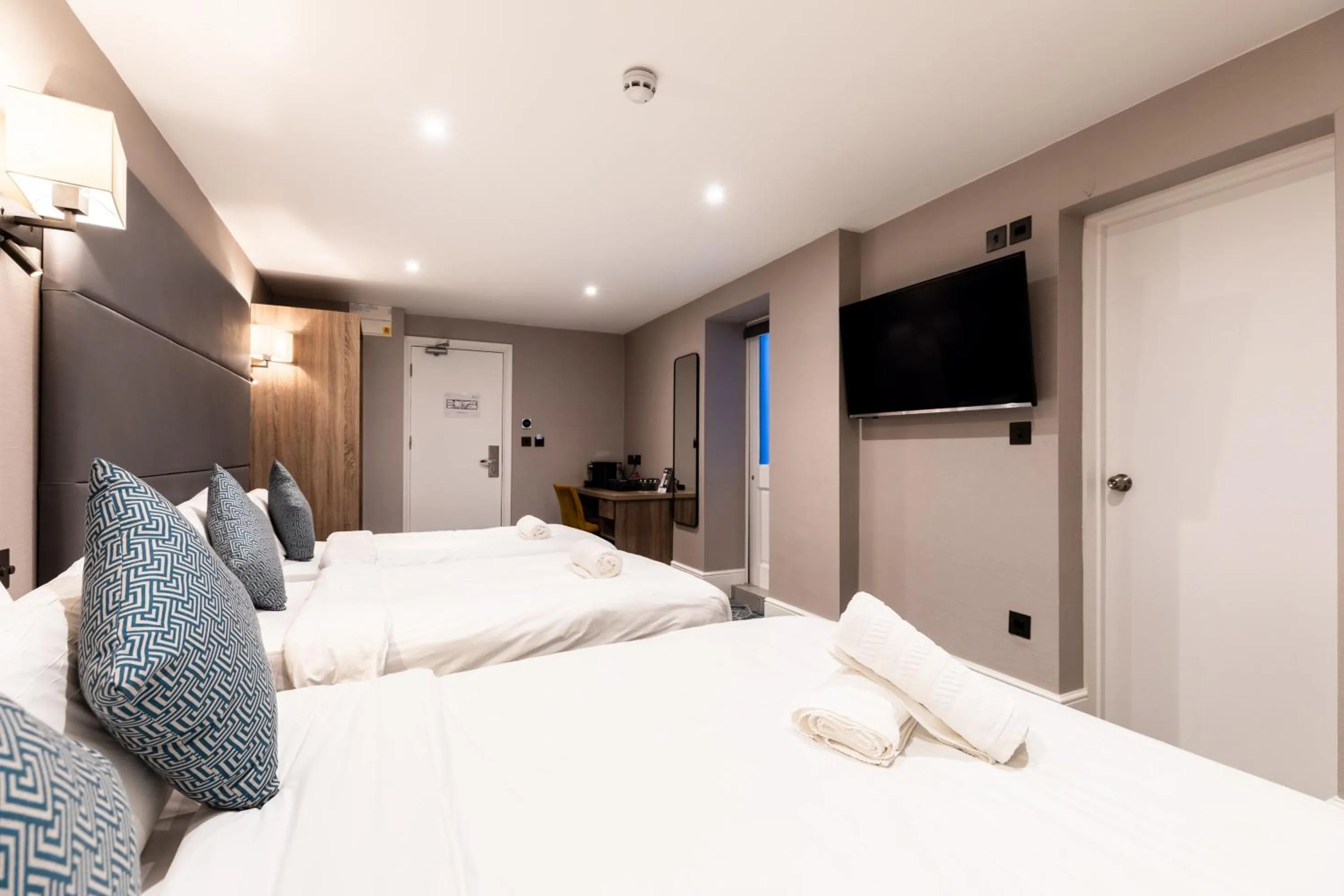 Bedroom, Bed in The Chapter Hotels - The J Hyde Park