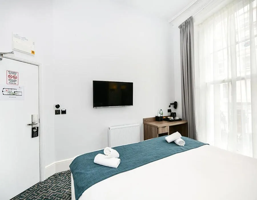 Double Room with Private Bathroom in The Chapter Hotels - The J Hyde Park