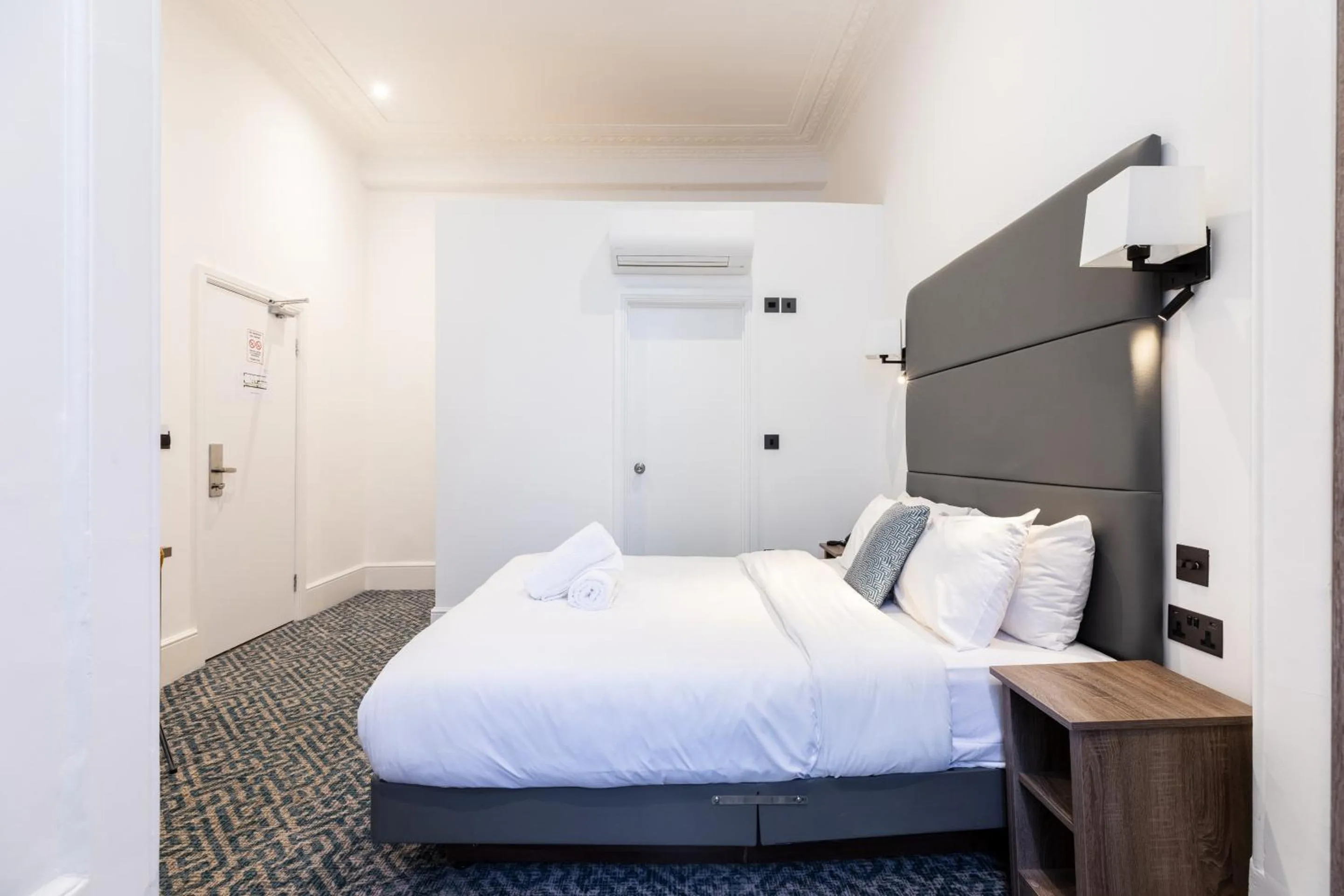 Bedroom, Bed in The Chapter Hotels - The J Hyde Park