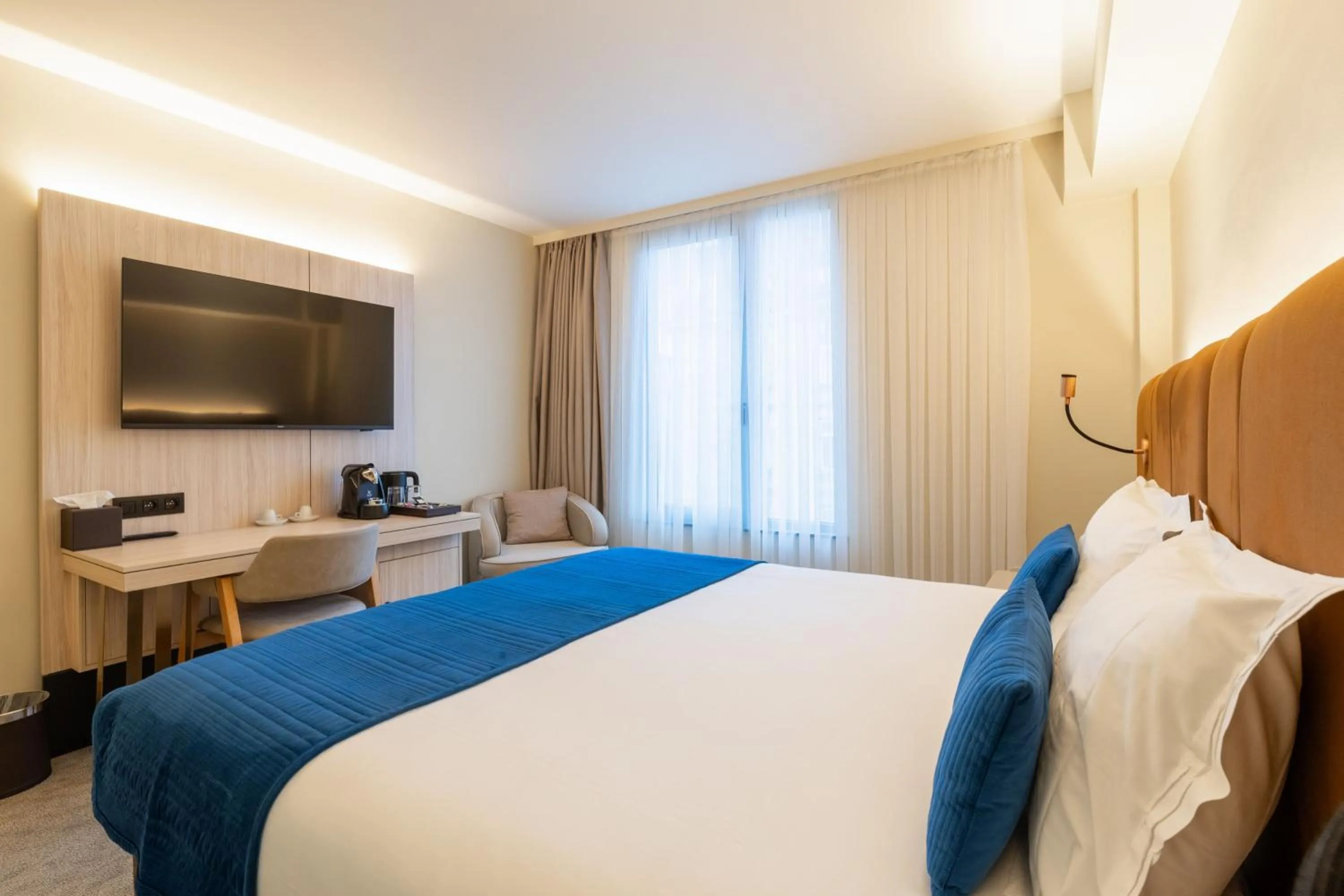 Bedroom, Bed in The Liman Hotel