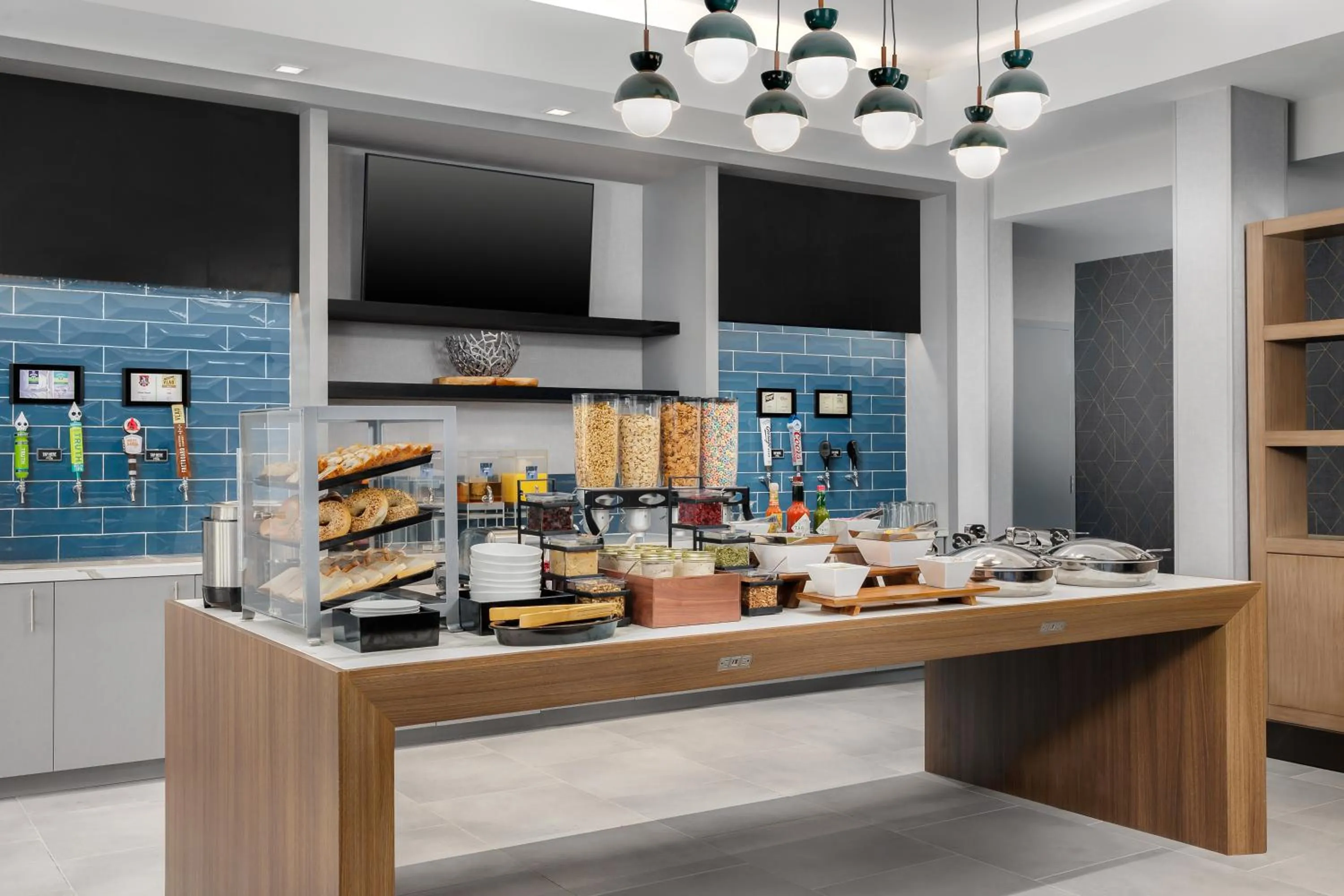 Breakfast in Homewood Suites By Hilton Newport Cincinnati