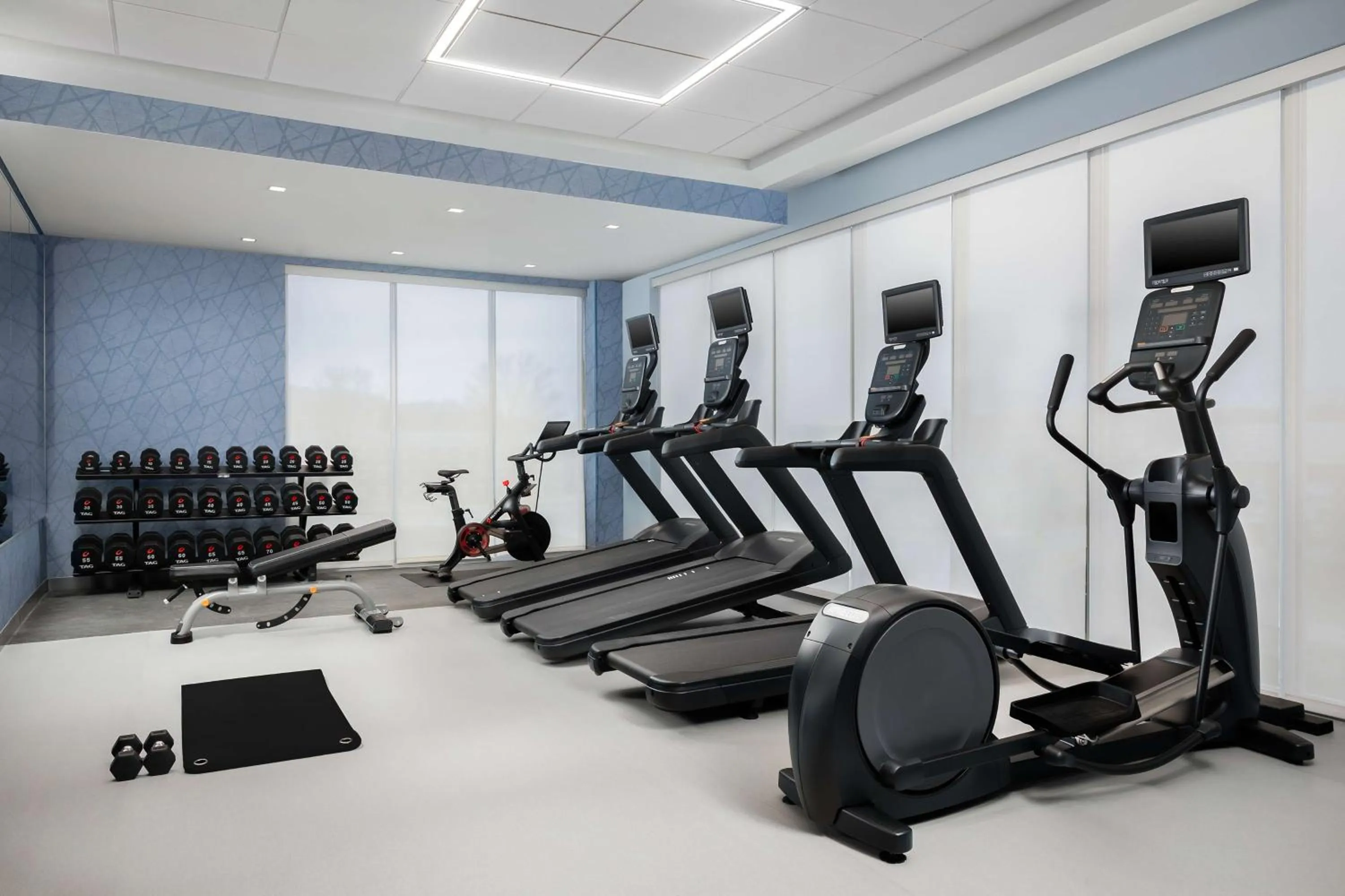 Fitness centre/facilities in Homewood Suites By Hilton Newport Cincinnati