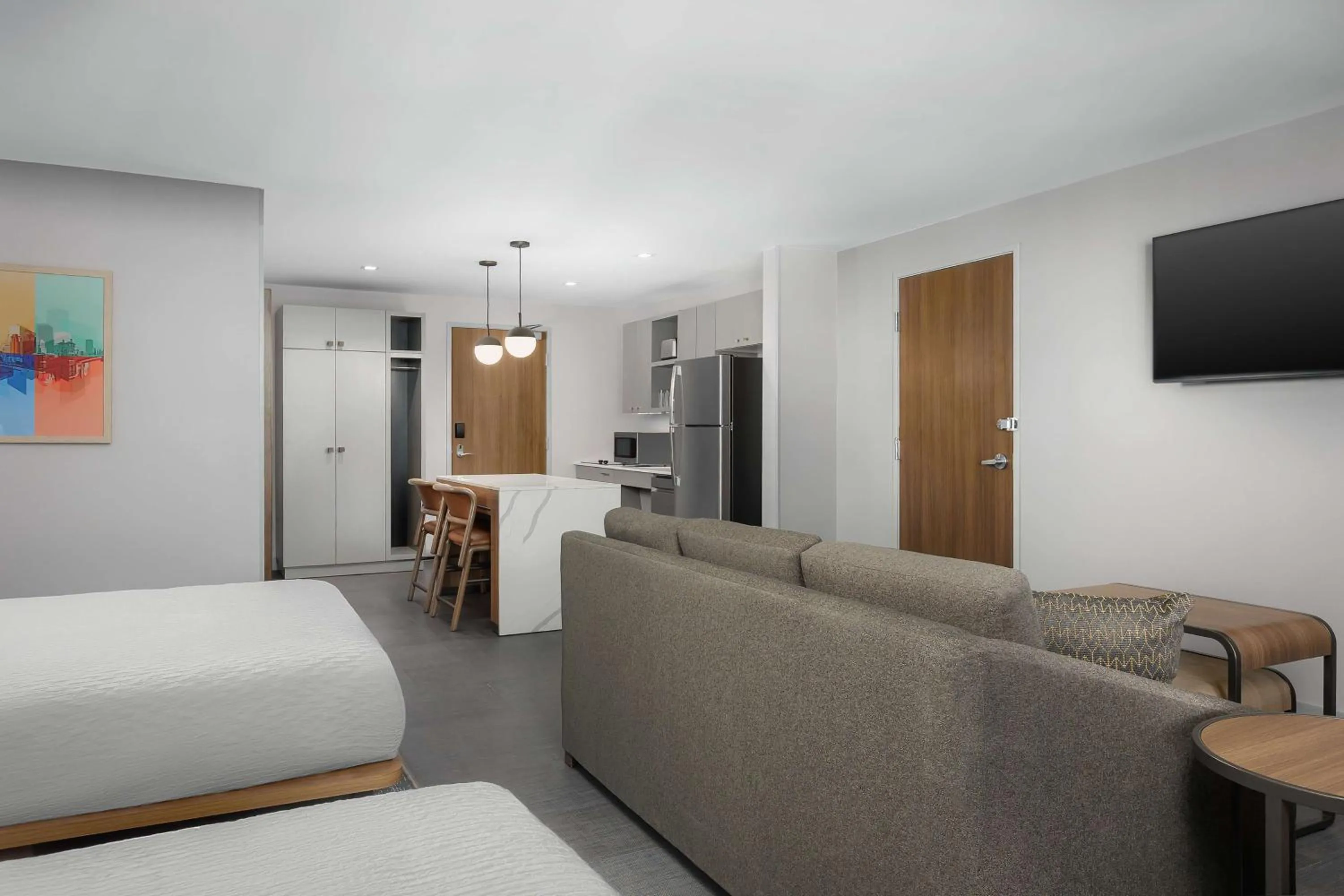 Kitchen or kitchenette, Bed in Homewood Suites By Hilton Newport Cincinnati