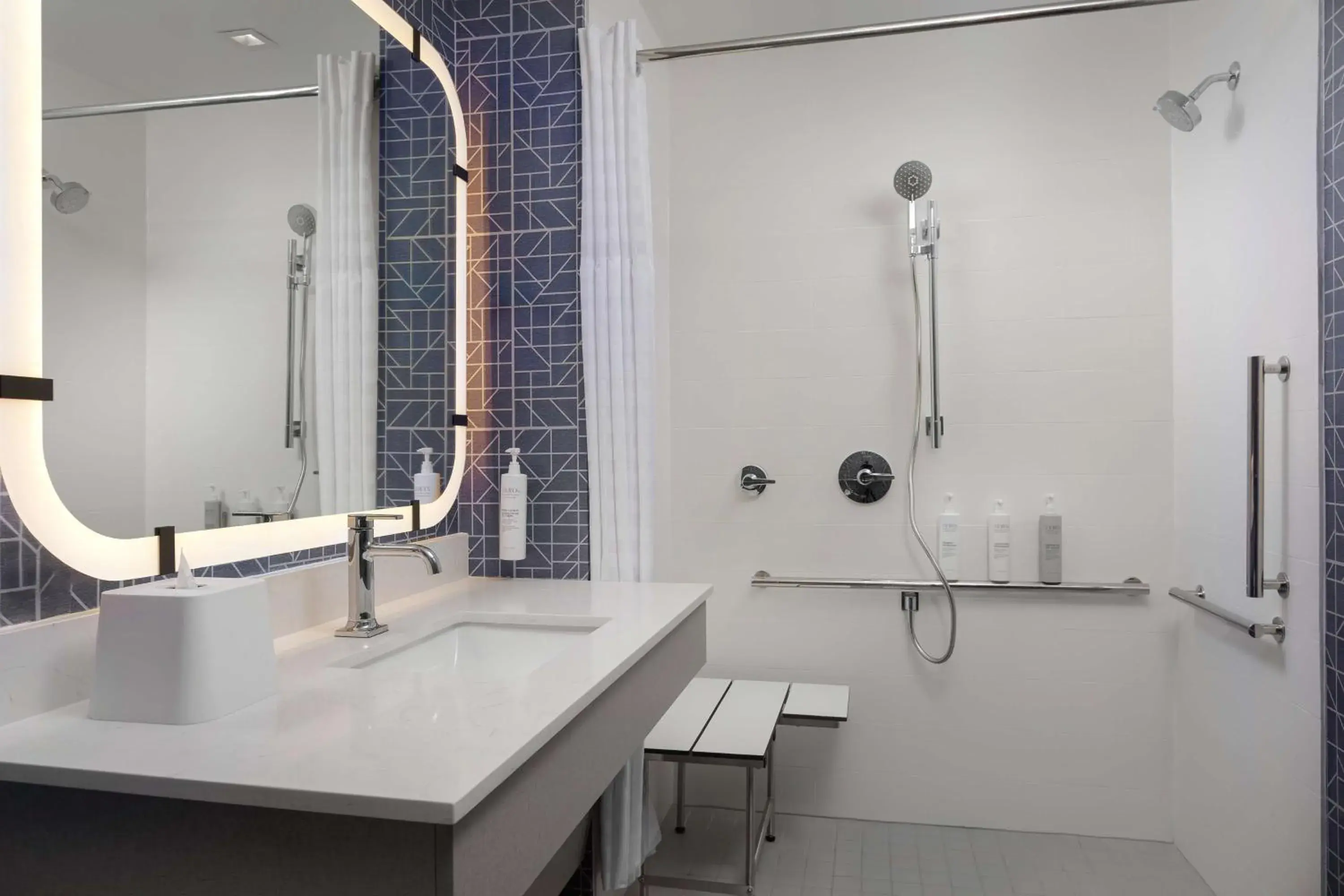 Bathroom in Homewood Suites By Hilton Newport Cincinnati Bathroom in Homewood Suites By Hilton Newport Cincinnati