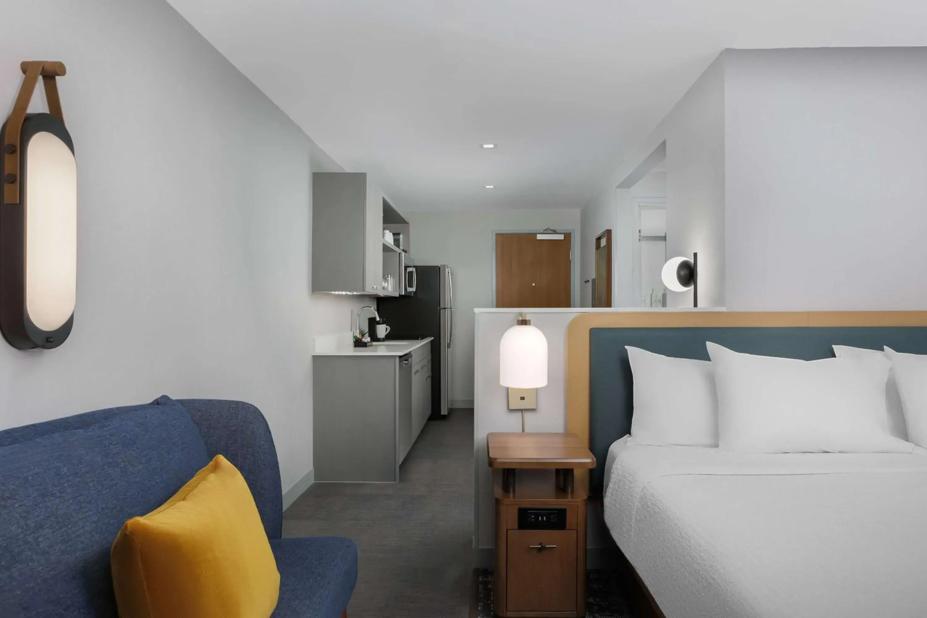 Efficiency King Suite in Homewood Suites By Hilton Newport Cincinnati Efficiency King Suite in Homewood Suites By Hilton Newport Cincinnati