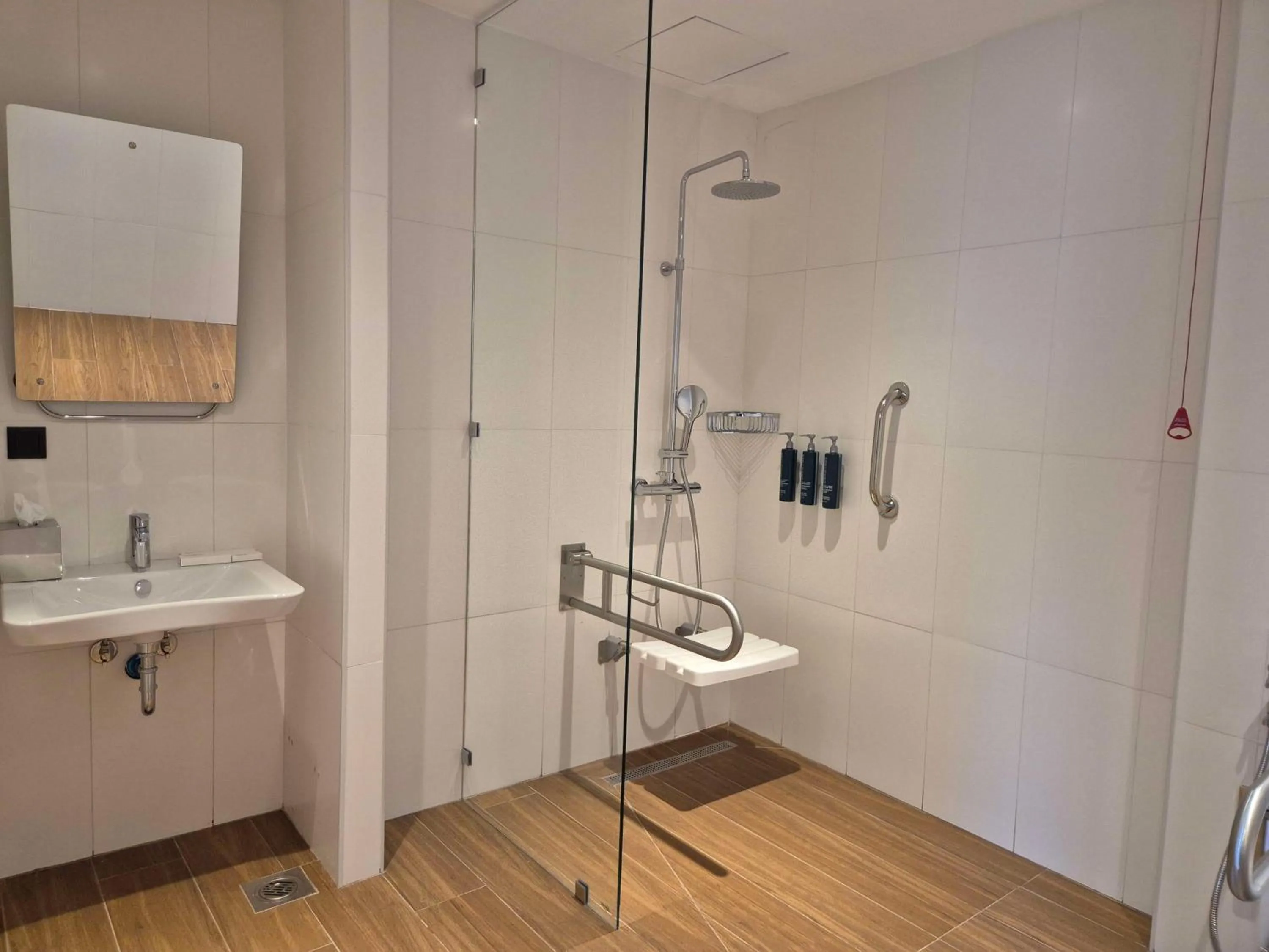 Bathroom in Hilton Garden Inn Termez Airitom