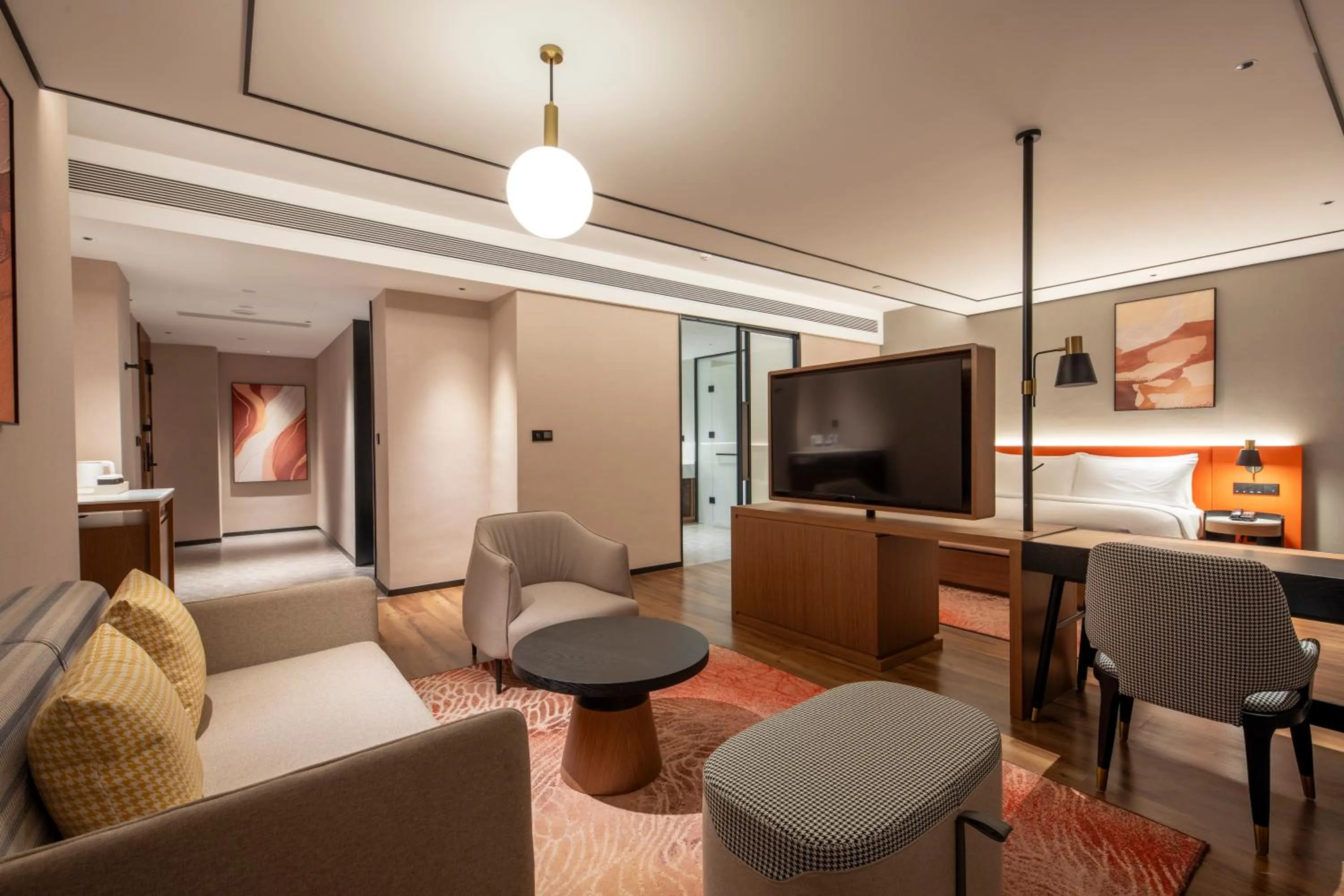 Communal lounge/ TV room in Hilton Garden Inn Xingyi Wanfenglin