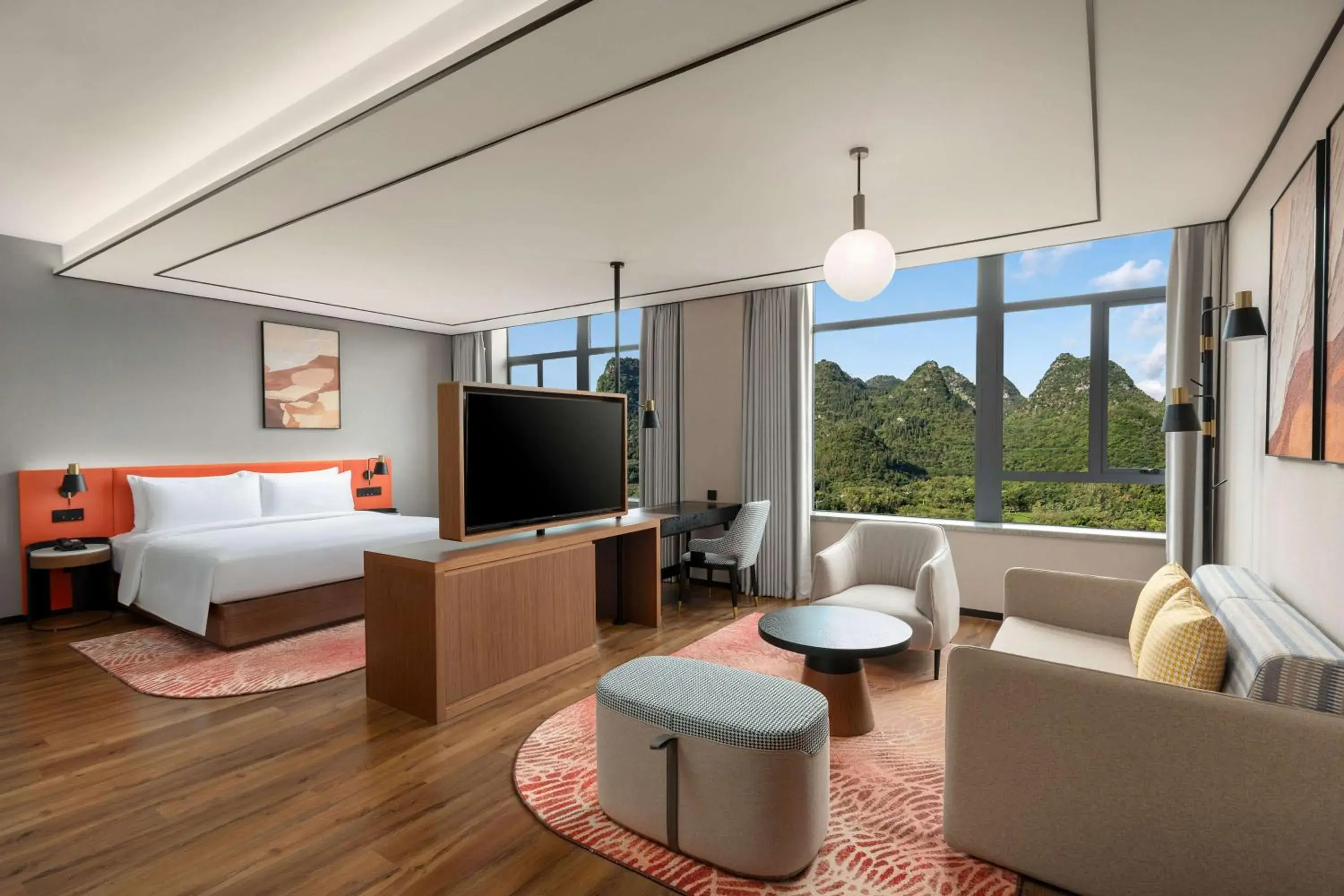 Living room, Bed in Hilton Garden Inn Xingyi Wanfenglin Living room, Bed in Hilton Garden Inn Xingyi Wanfenglin