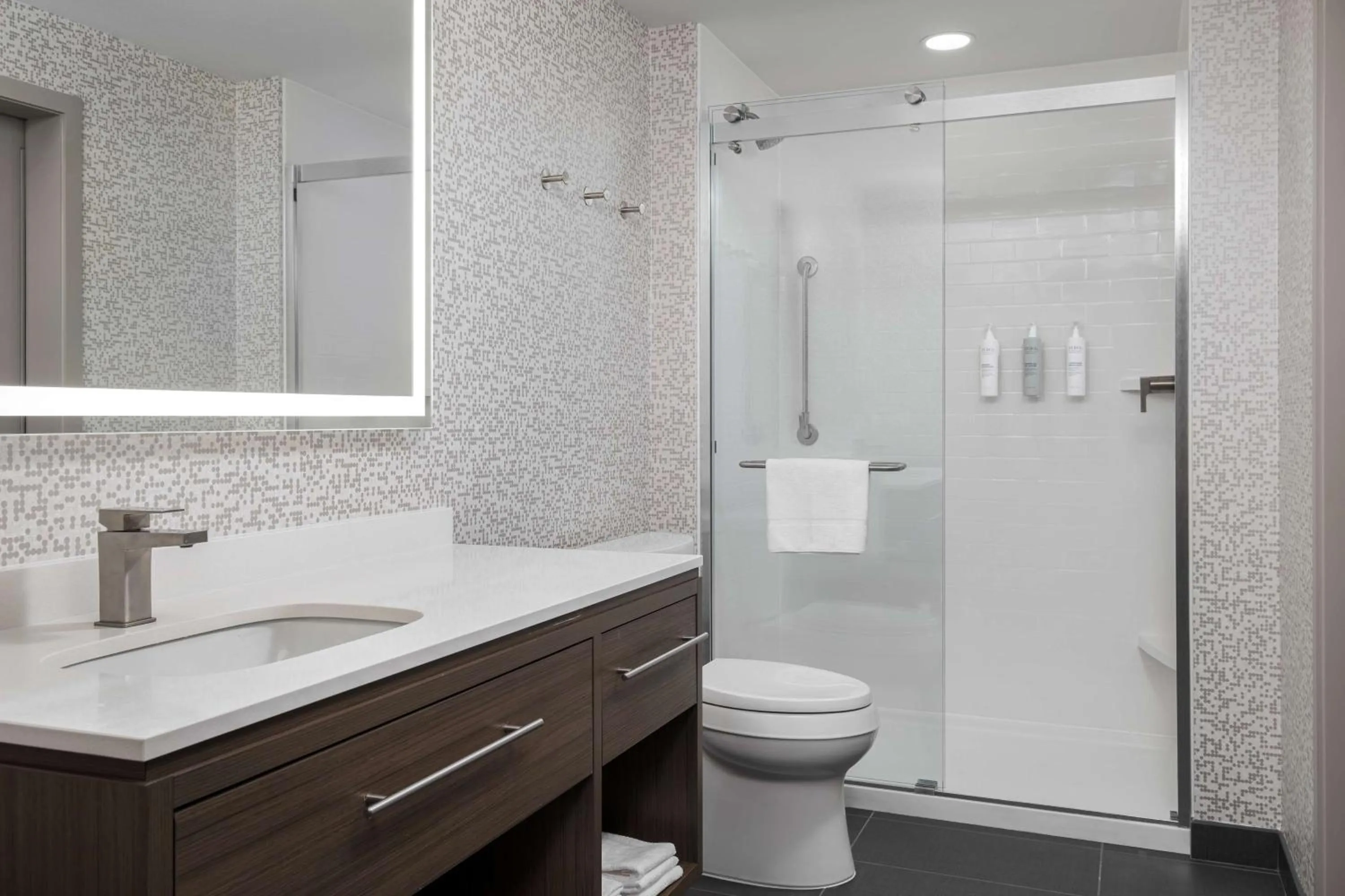 Bathroom in Home2 Suites By Hilton Phoenix Midtown
