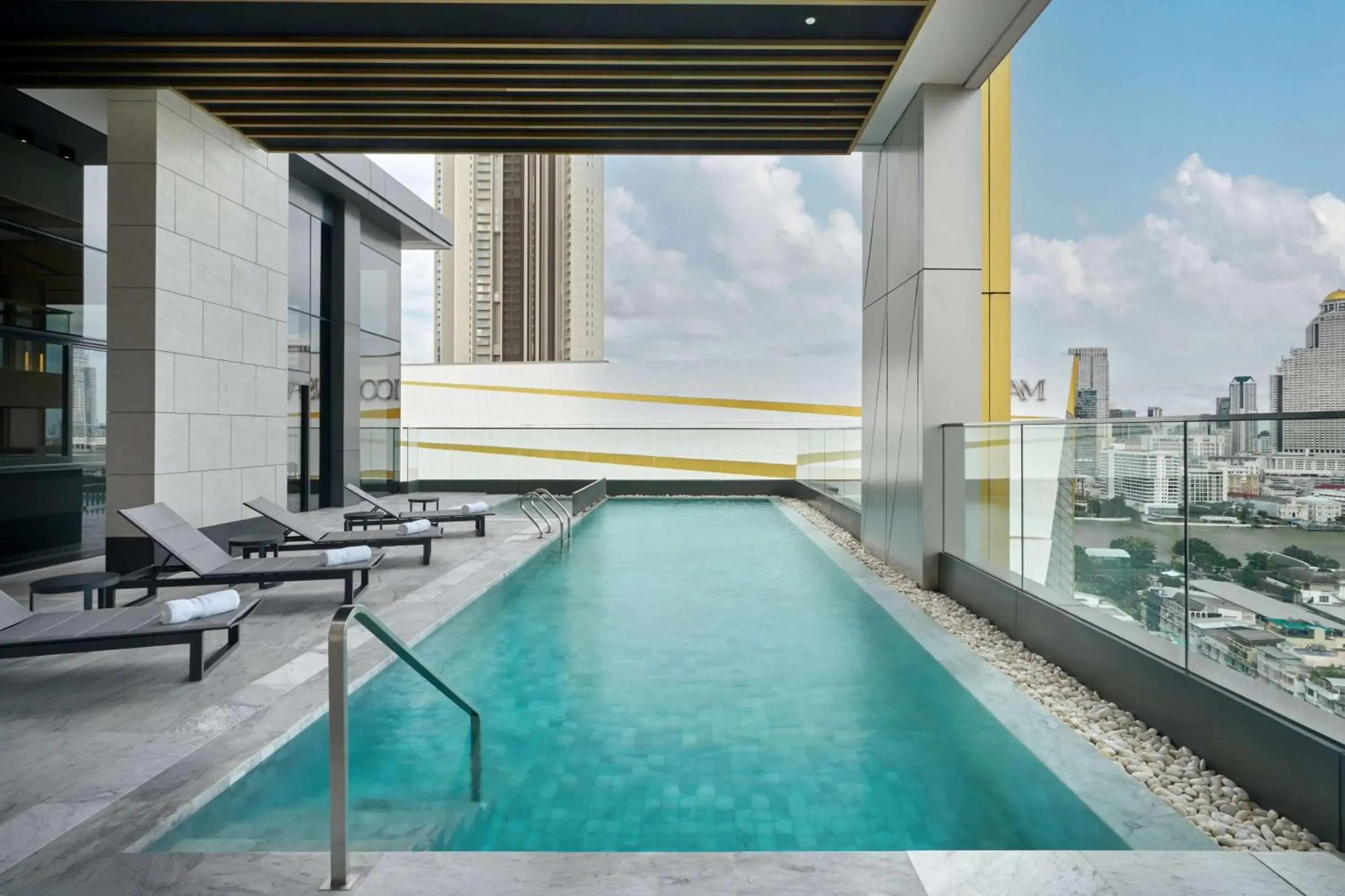 Pool view in Hilton Garden Inn Bangkok Riverside Pool view in Hilton Garden Inn Bangkok Riverside