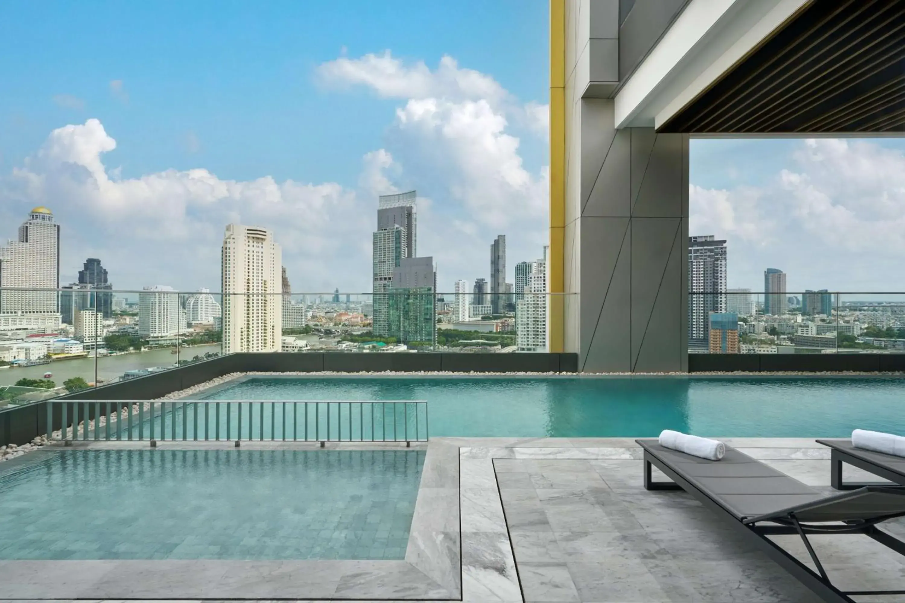 Pool view in Hilton Garden Inn Bangkok Riverside Pool view in Hilton Garden Inn Bangkok Riverside