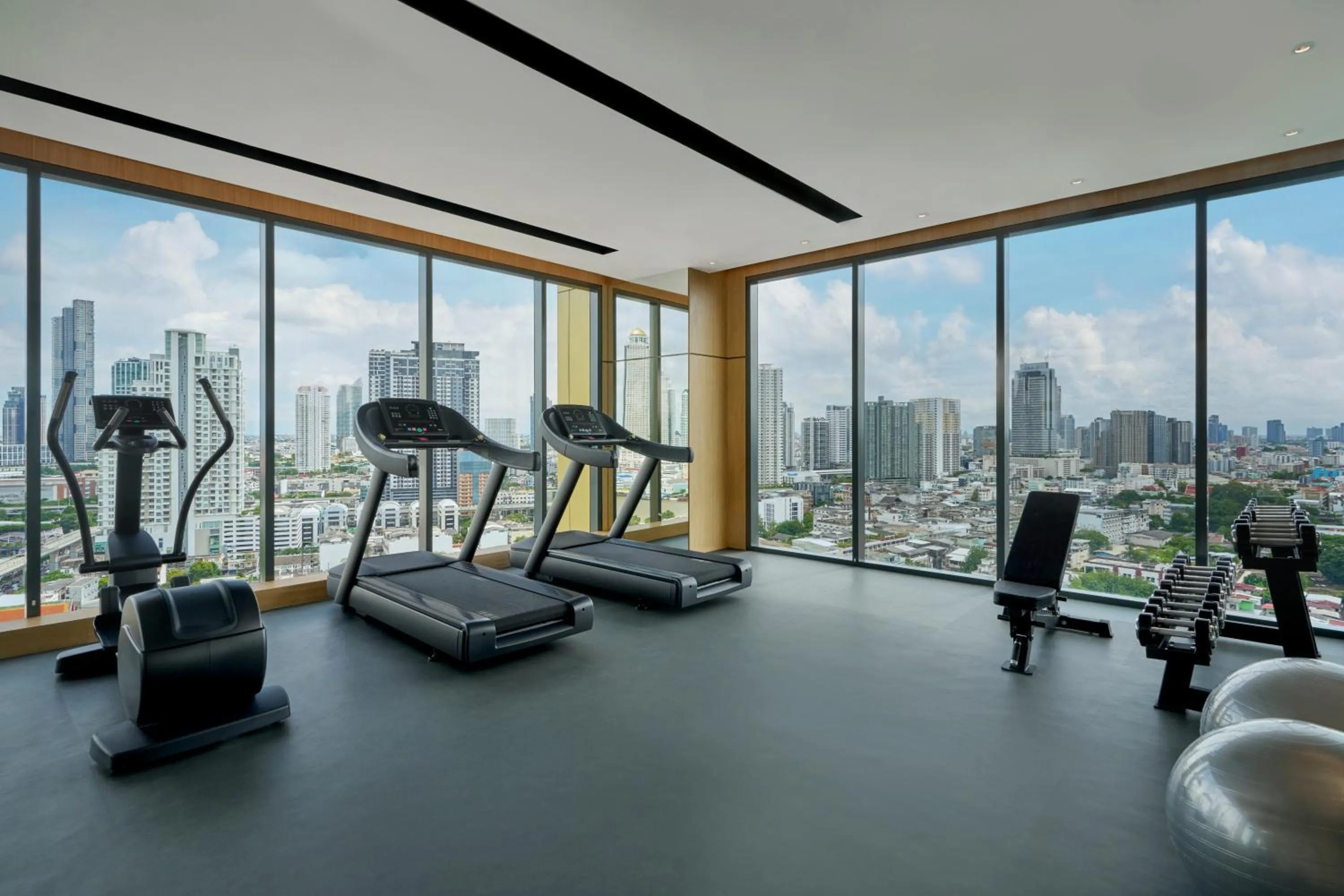 Fitness centre/facilities in Hilton Garden Inn Bangkok Riverside