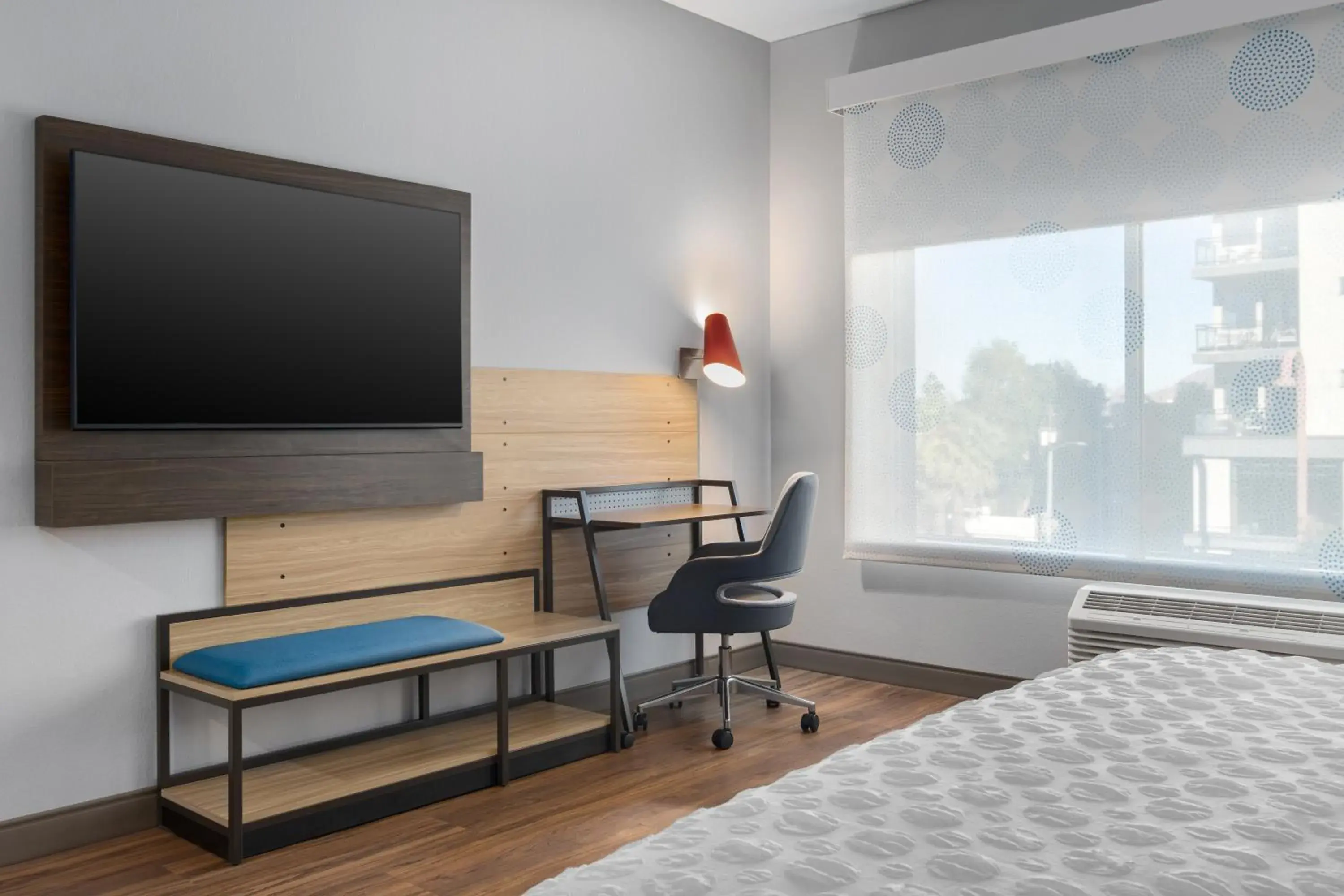 TV and multimedia, Bed in Tru By Hilton Phoenix Midtown TV and multimedia, Bed in Tru By Hilton Phoenix Midtown