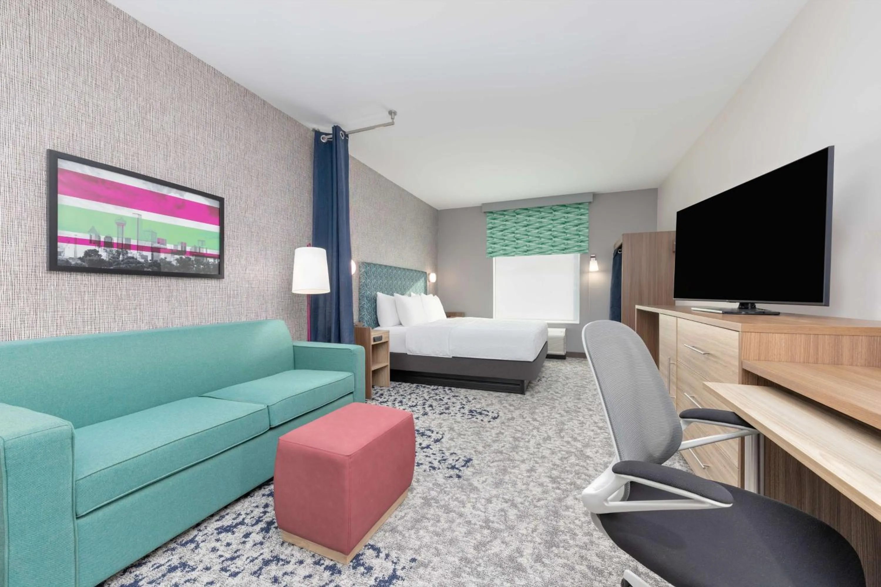 Bedroom, Bed in Home2 Suites By Hilton Dallas I-30 Cockrell Hill