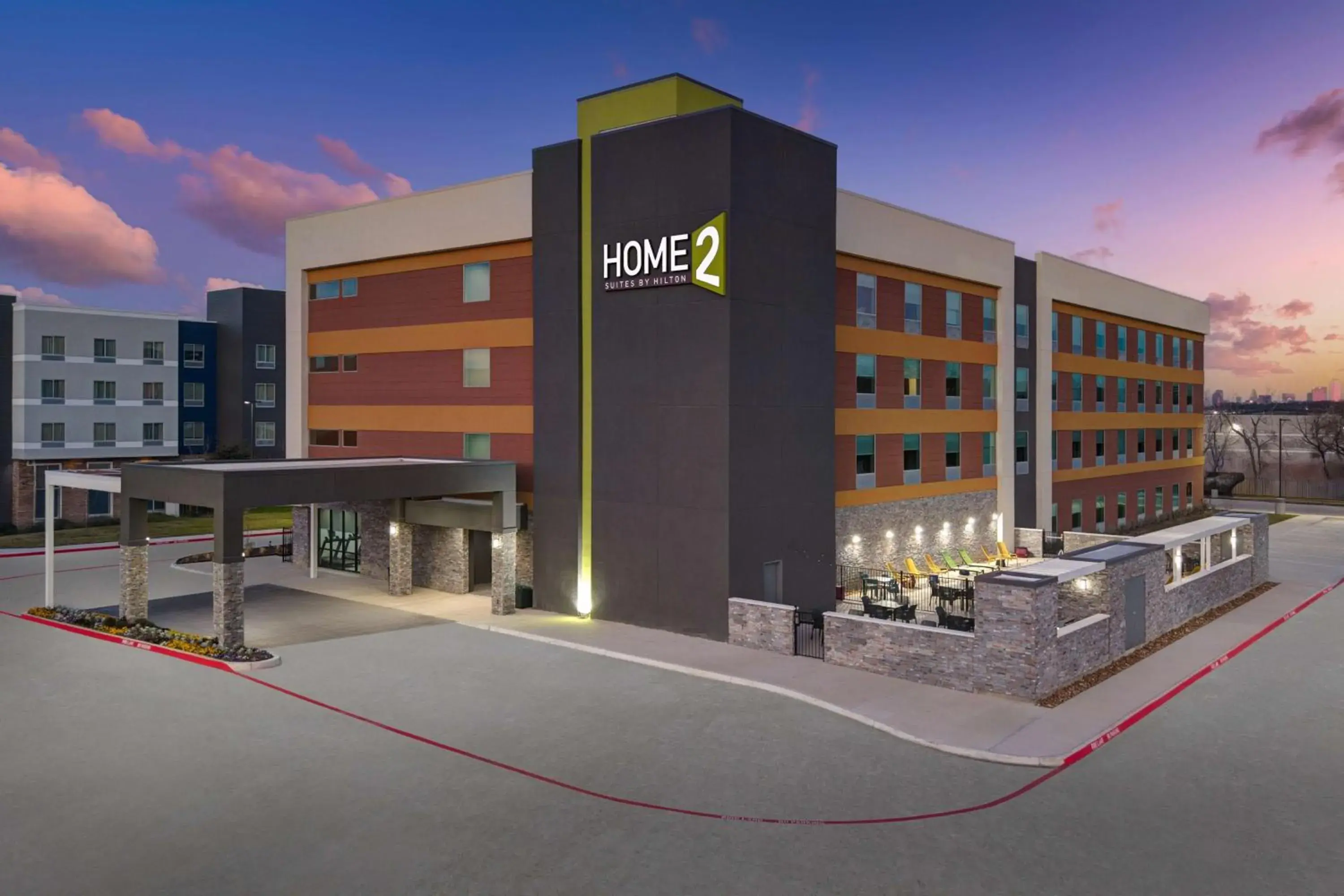 Property building in Home2 Suites By Hilton Dallas I-30 Cockrell Hill Property building in Home2 Suites By Hilton Dallas I-30 Cockrell Hill