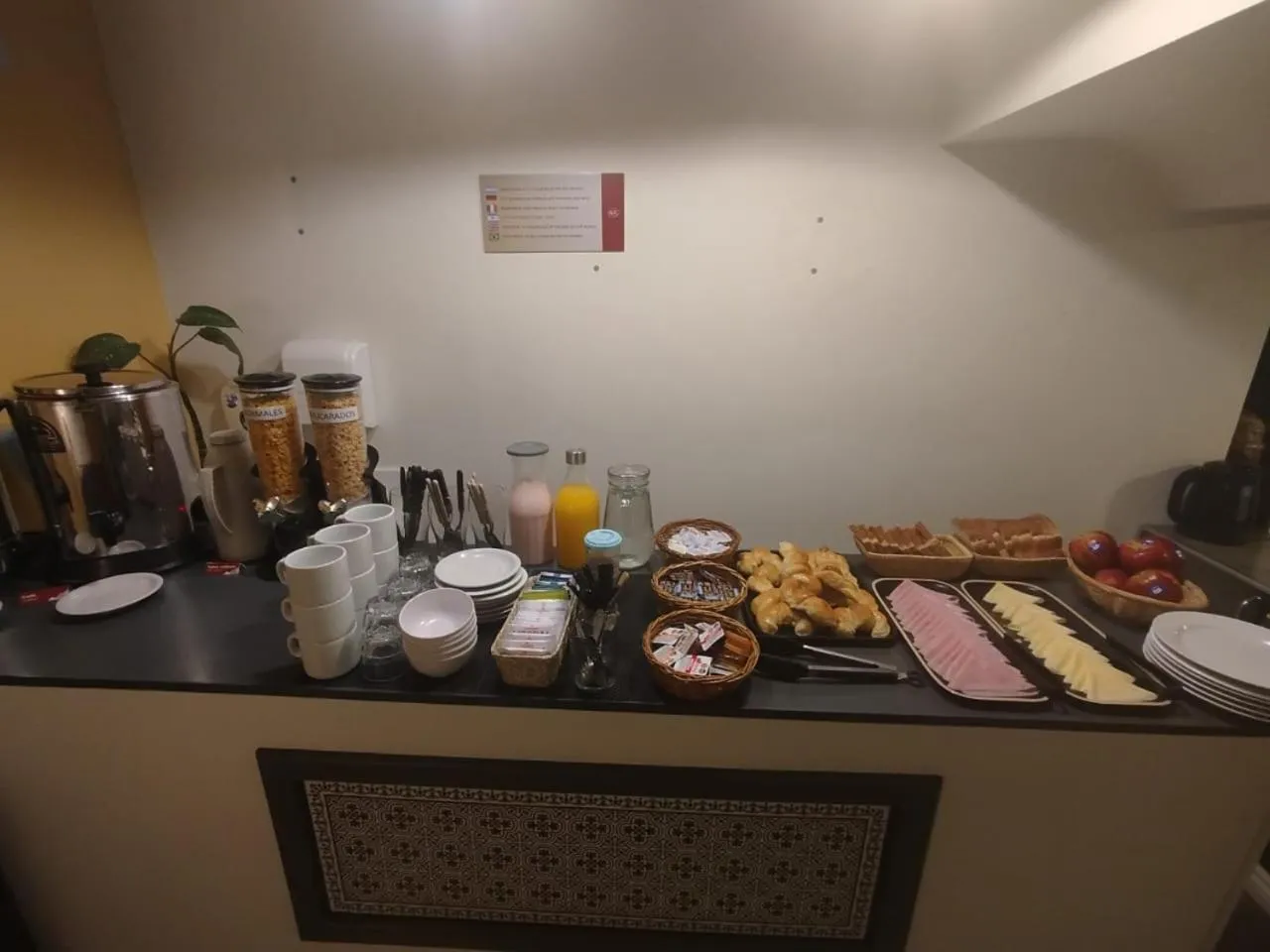 Breakfast in Hostal malvinas