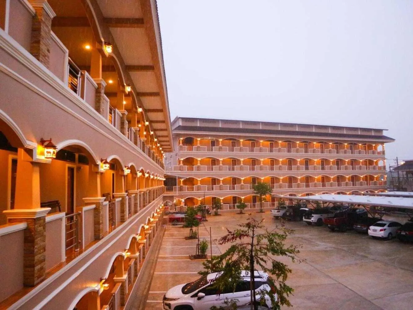 Facade/entrance in Capital O 75521 Sang Siri Apartment