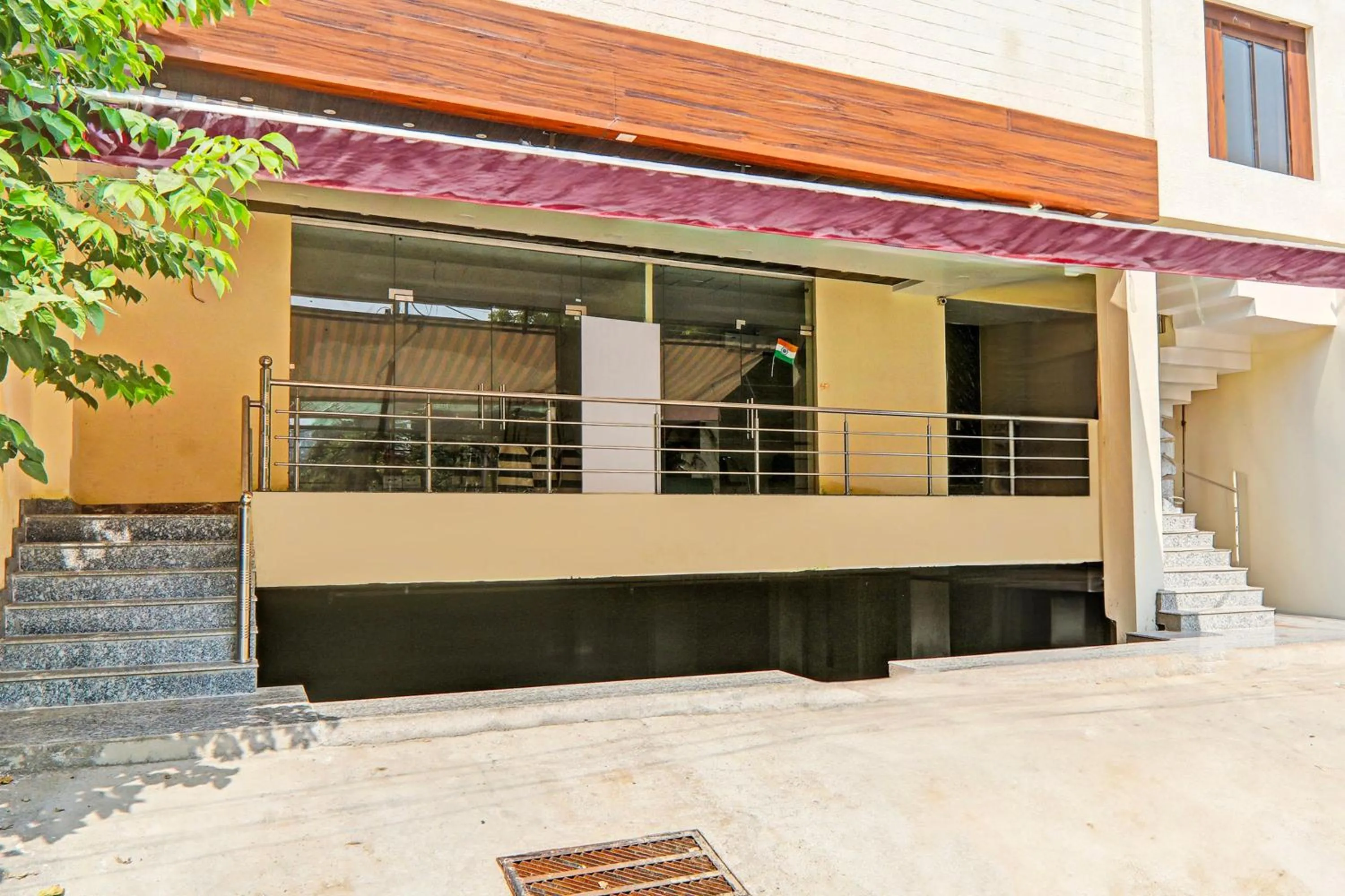 Facade/entrance in Super Hotel O Kathauta Jheel Malhaur Gomti Nagar