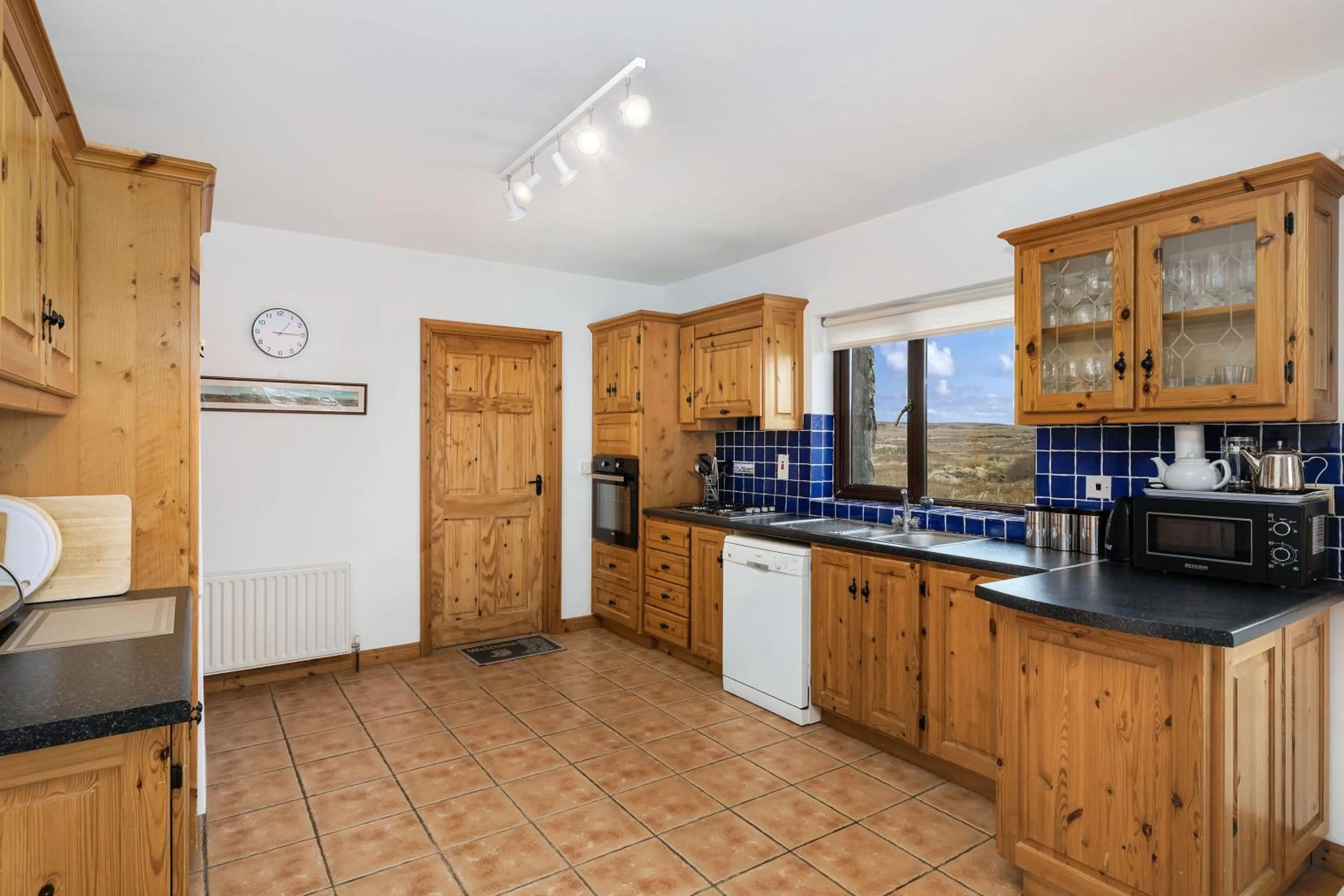 Coffee/tea facilities in Cottage 118 - Cleggan