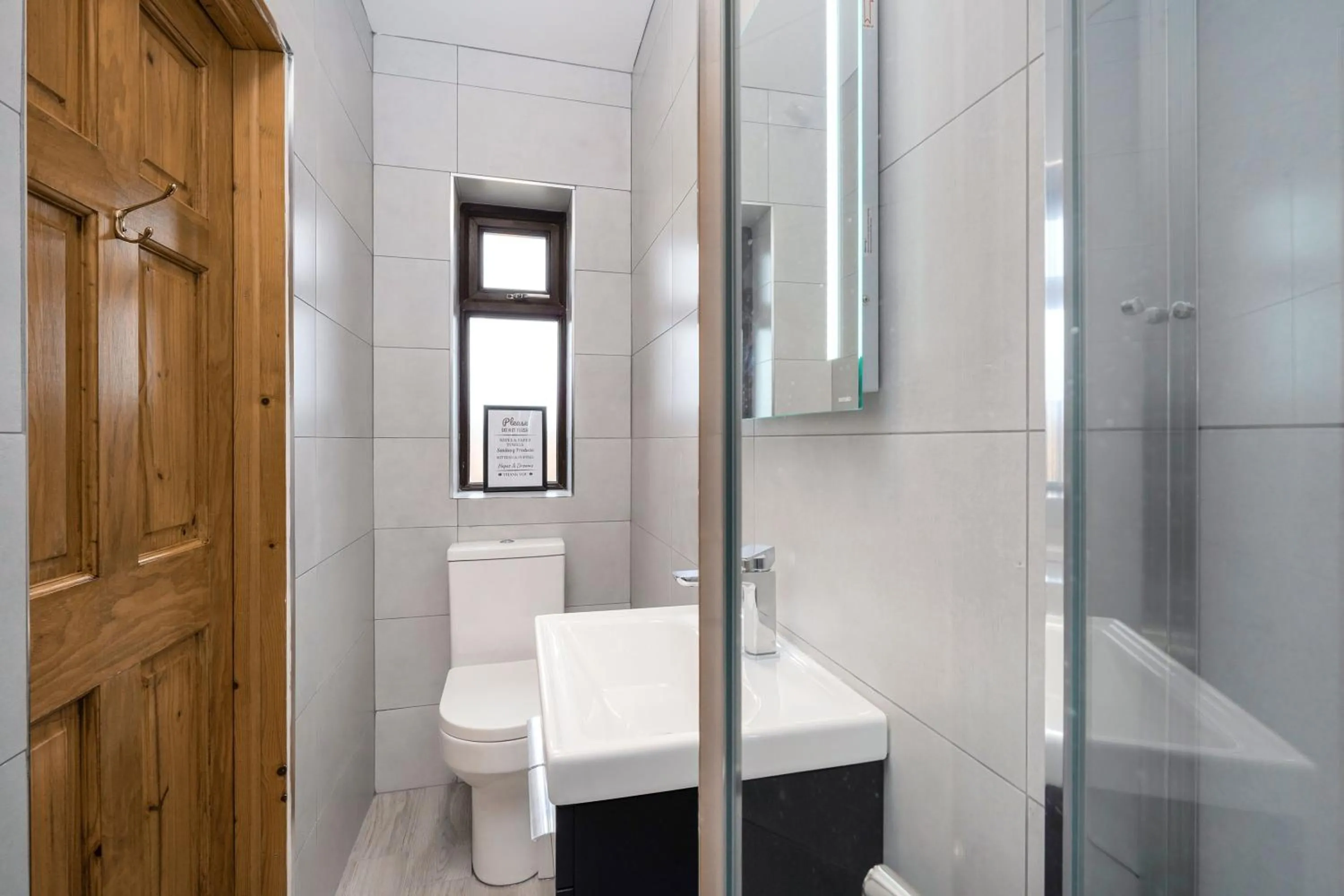 Shower in Cottage 118 - Cleggan