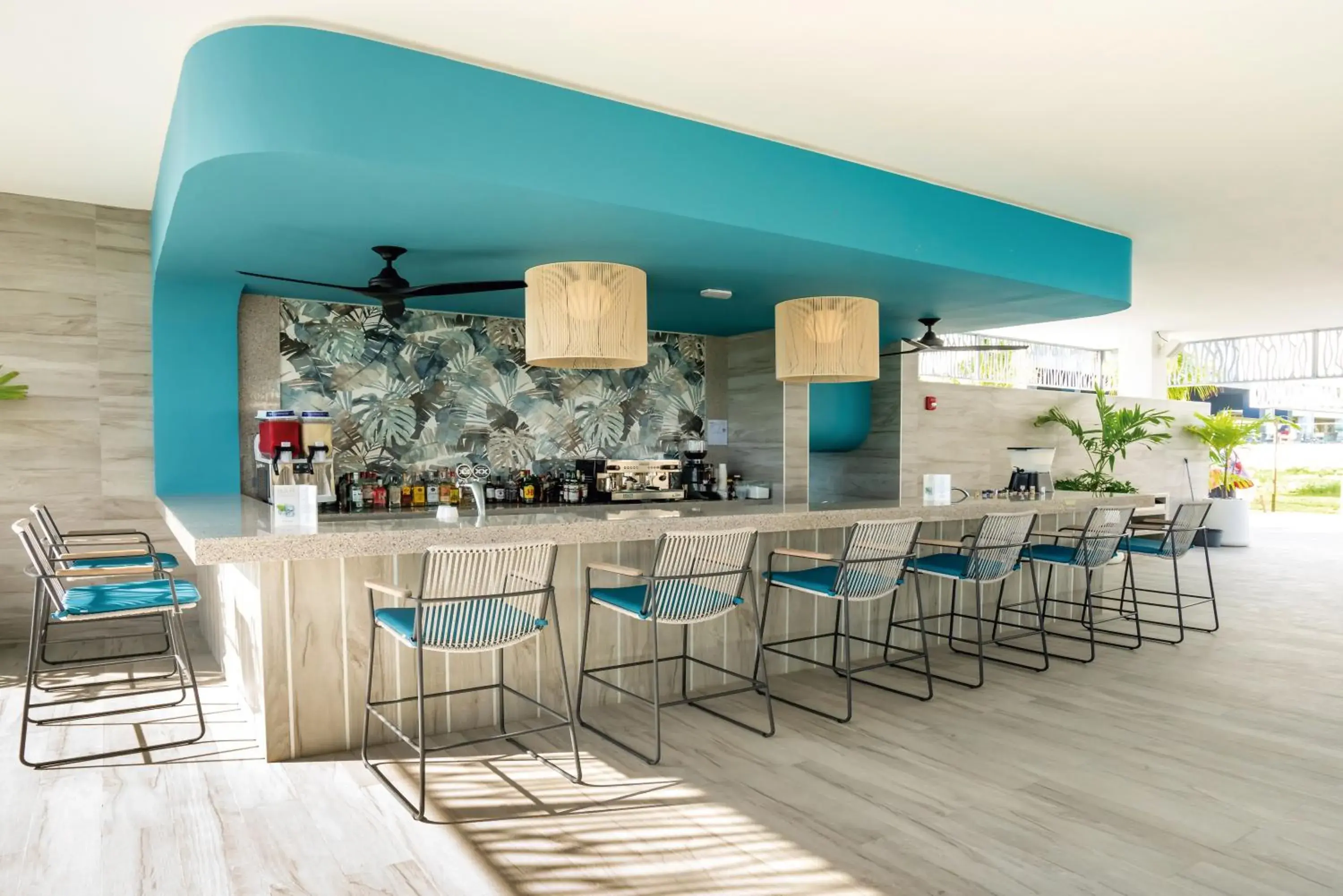 Lounge or bar in Riu Palace Kukulkan - Adults Only - All Inclusive Lounge or bar in Riu Palace Kukulkan - Adults Only - All Inclusive