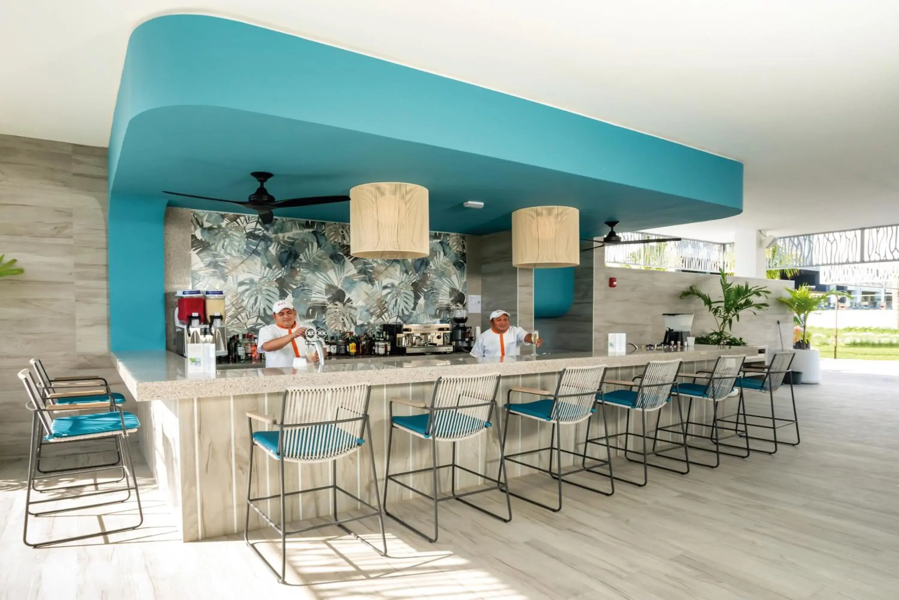 Lounge or bar in Riu Palace Kukulkan - Adults Only - All Inclusive Lounge or bar in Riu Palace Kukulkan - Adults Only - All Inclusive